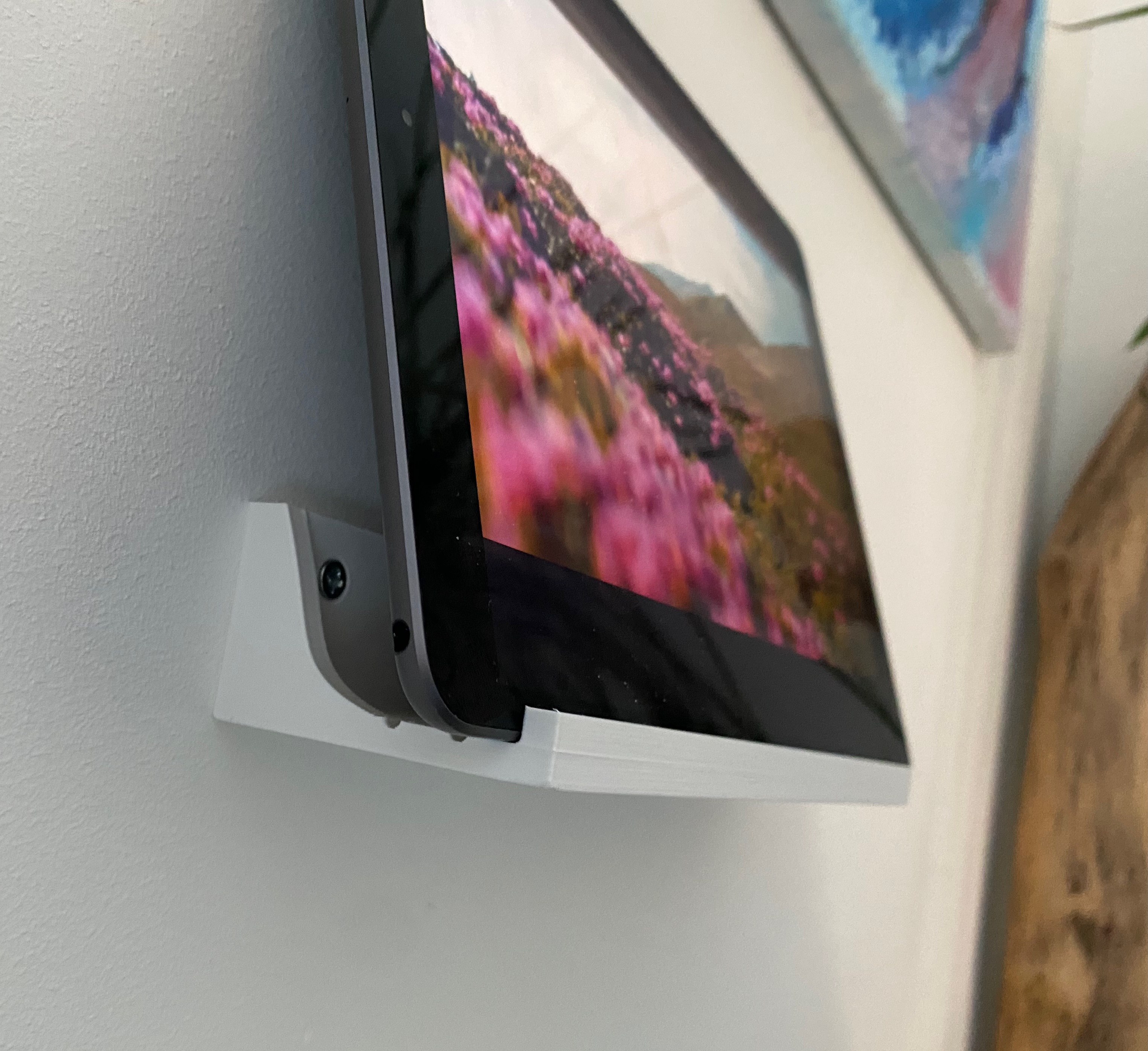 Shelf/holder for tablet/iPad or photo frames