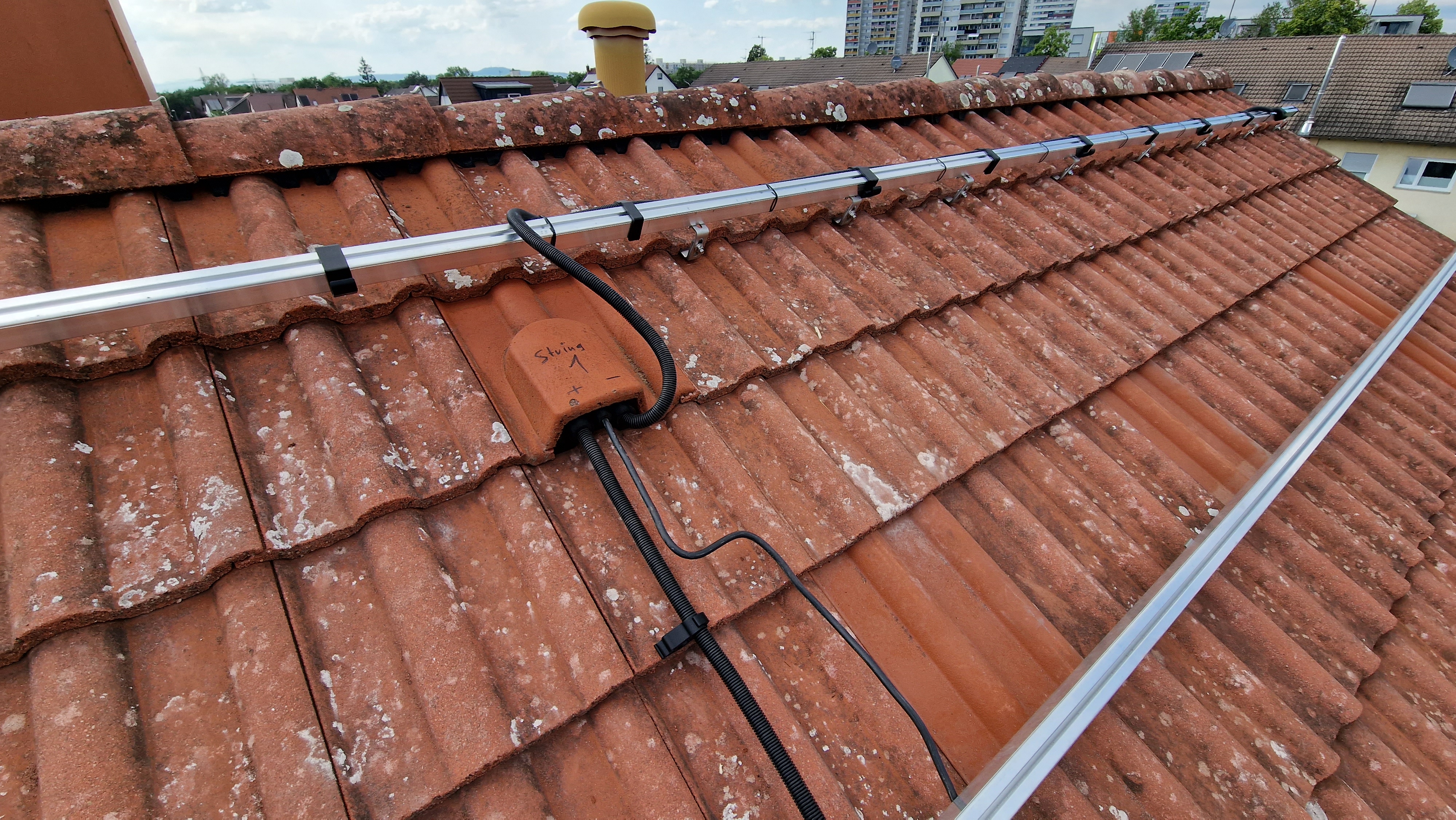 PV Lüfterziegel Kabeldurchführung Braas Frankfurter Pfanne