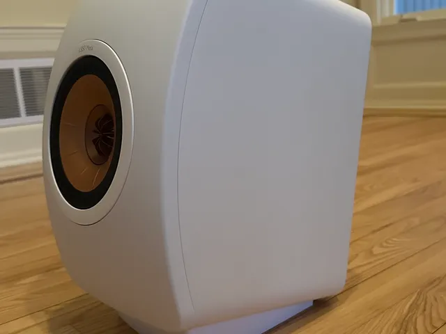 KEF LS50 Speaker Stand
