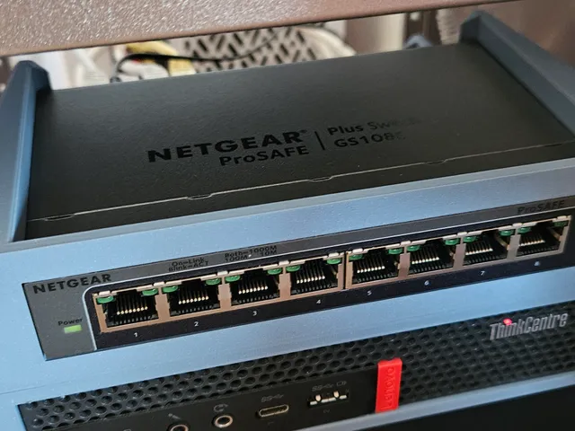 Netgear ProSafe GS108E v3 10" (& 19") Rack Mount