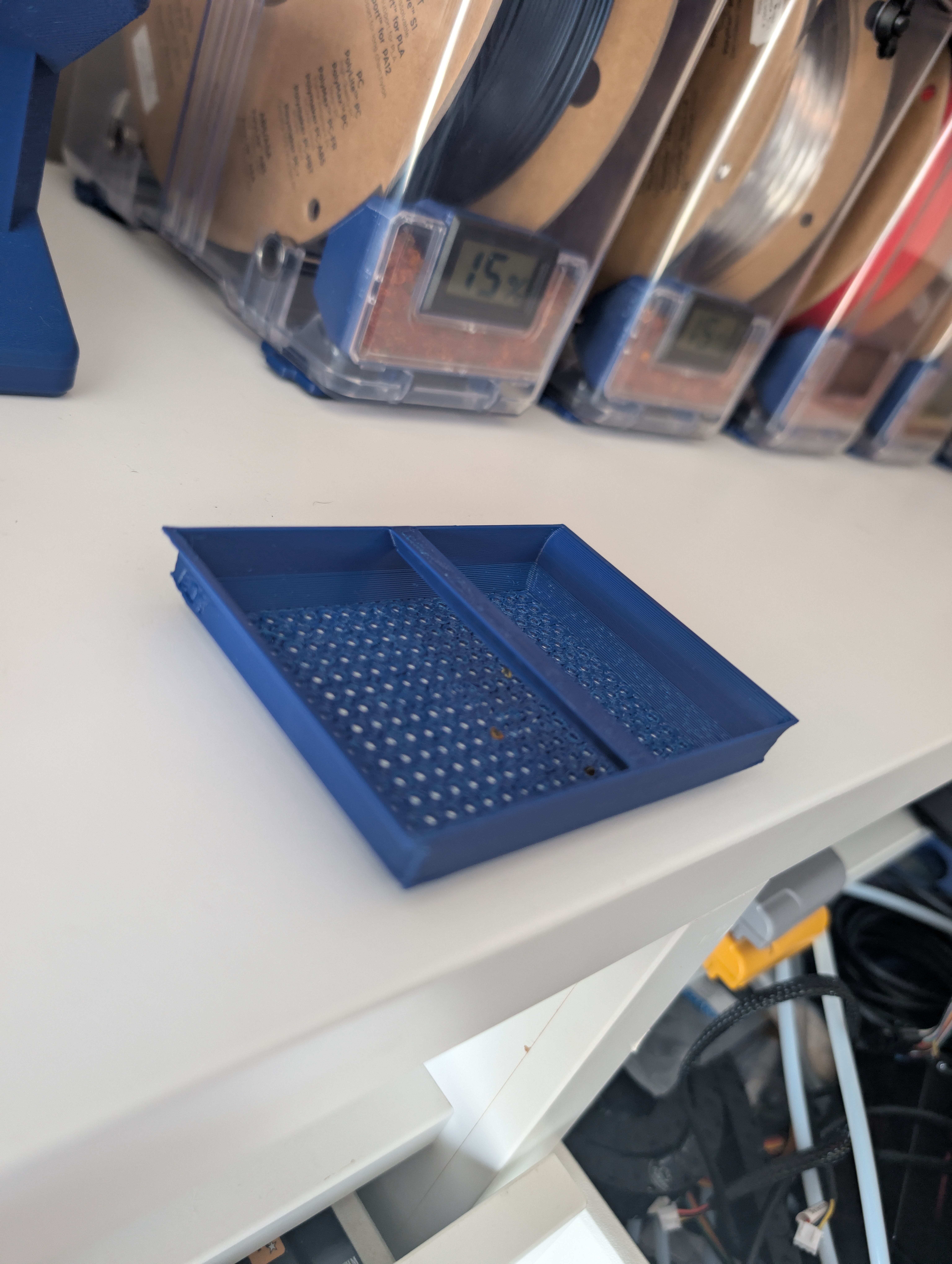 PolyDryer Desiccant basket