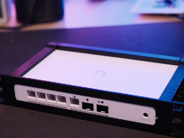UCG Fiber rack mount bracket (1U, 10 inch)