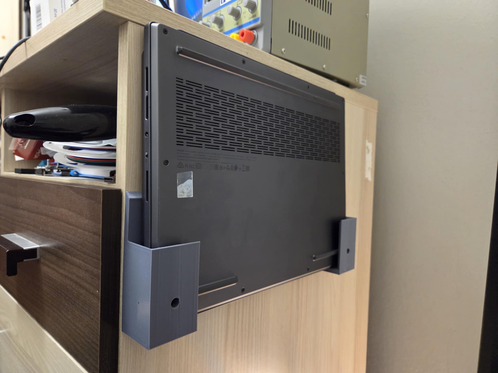 Lenovo Legion slim 5 Desktop Holder