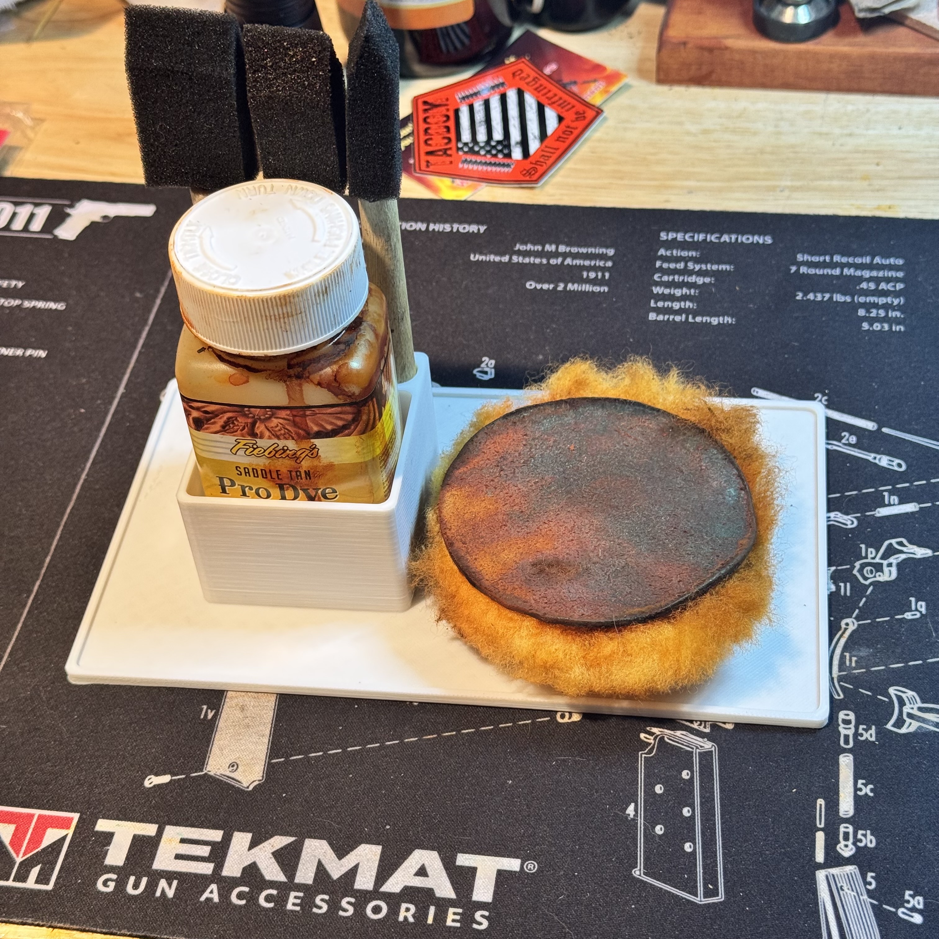 No Tip Stand for Fiebings 4oz Dyes, Coatings, Etc.