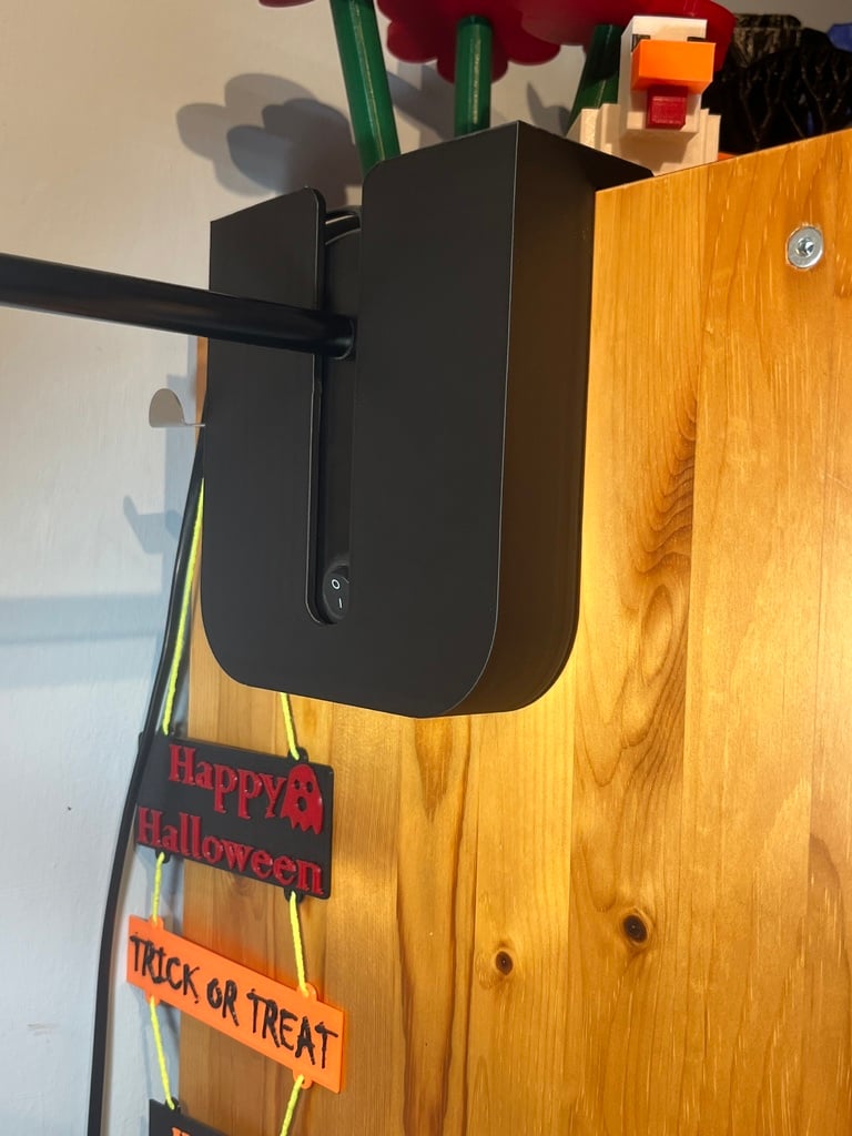 Desk light mount suspension