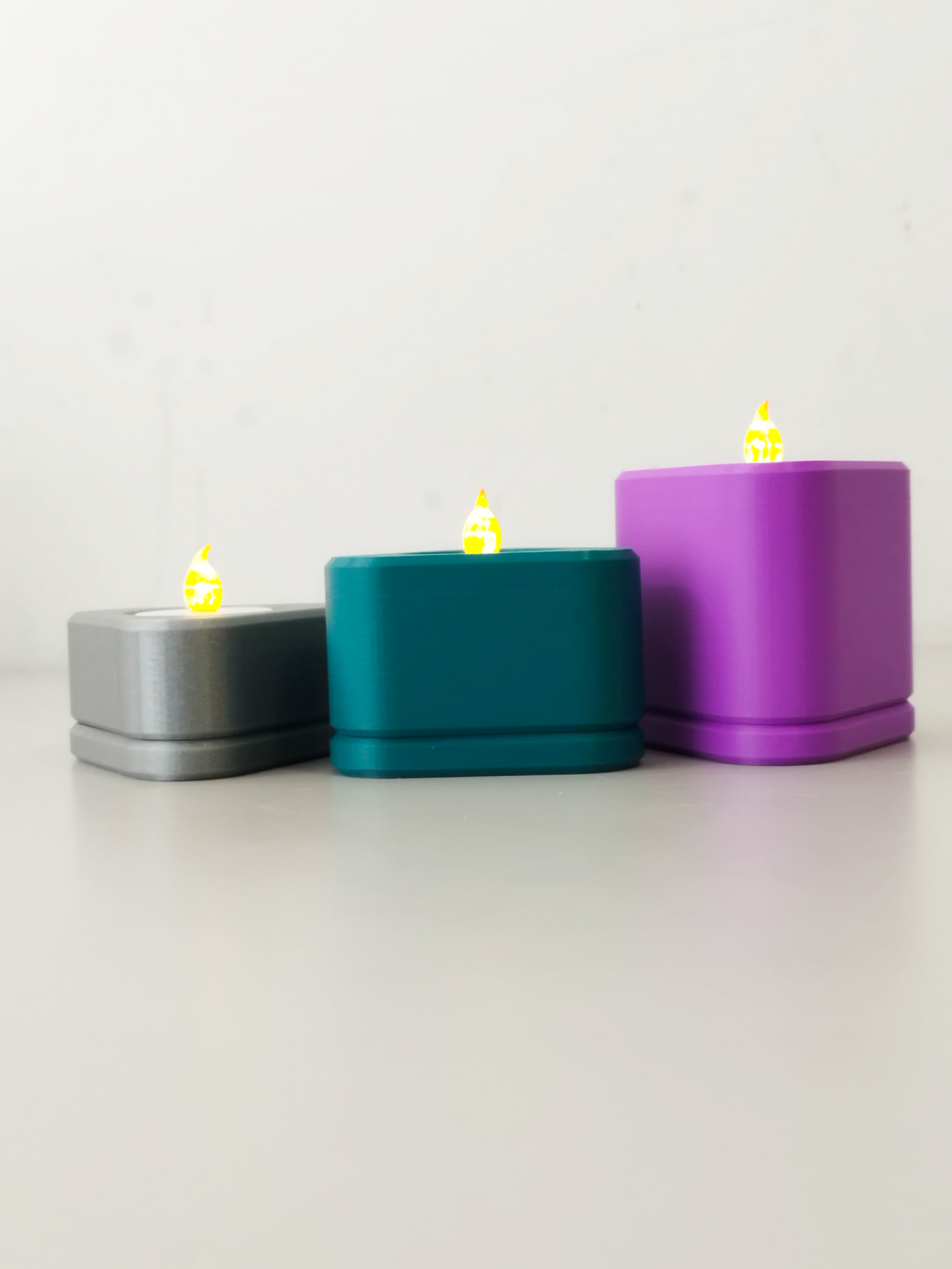 Minimalist triangular candle holder. — thumbnail 2