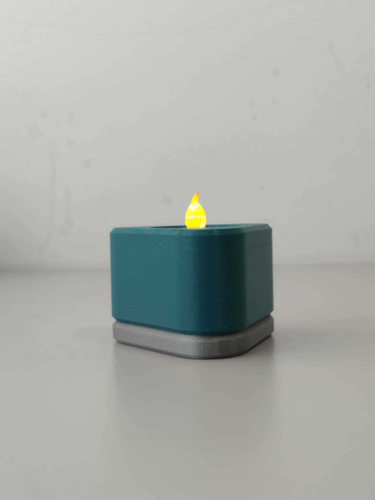 Minimalist triangular candle holder. — thumbnail 4