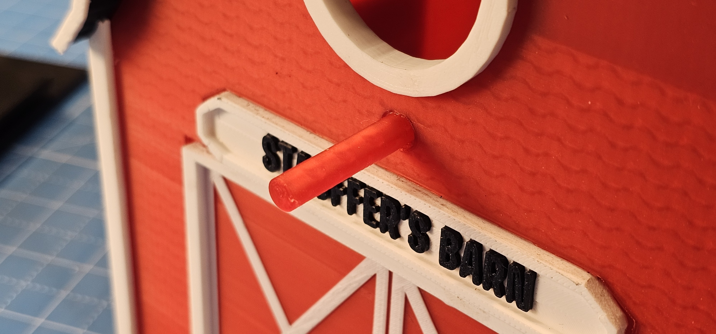 Red Barn Birdhouse — thumbnail 3