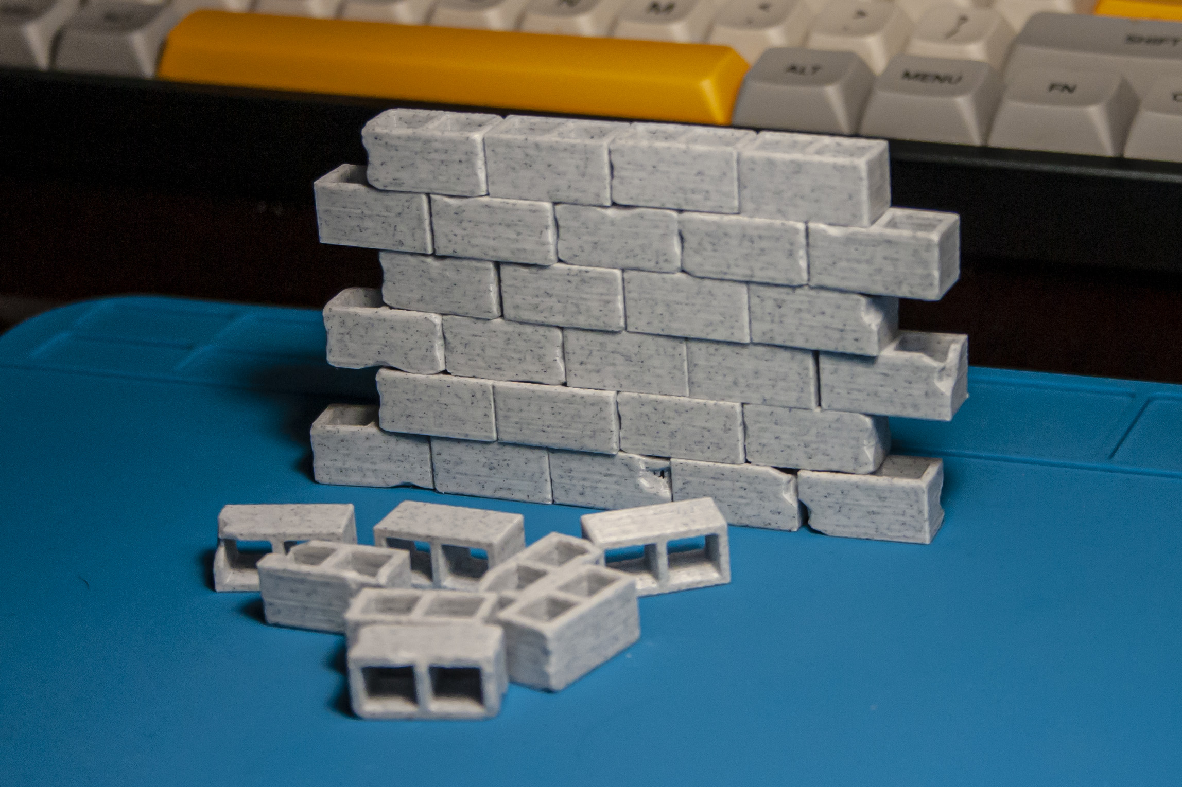 Cinder blocks (new and damaged)
