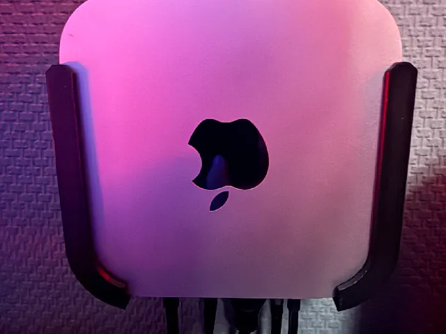 M4 Mac Mini Wall Mount Access to power button