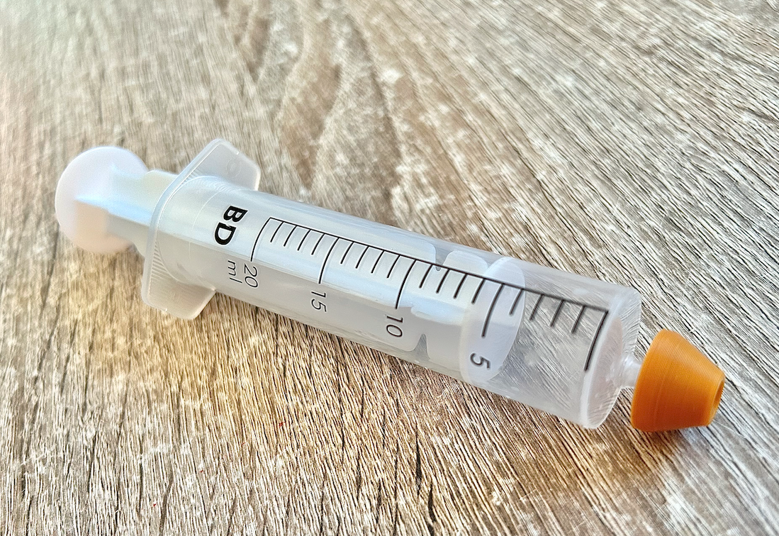 Syringe handle - for rinsing the nose of children