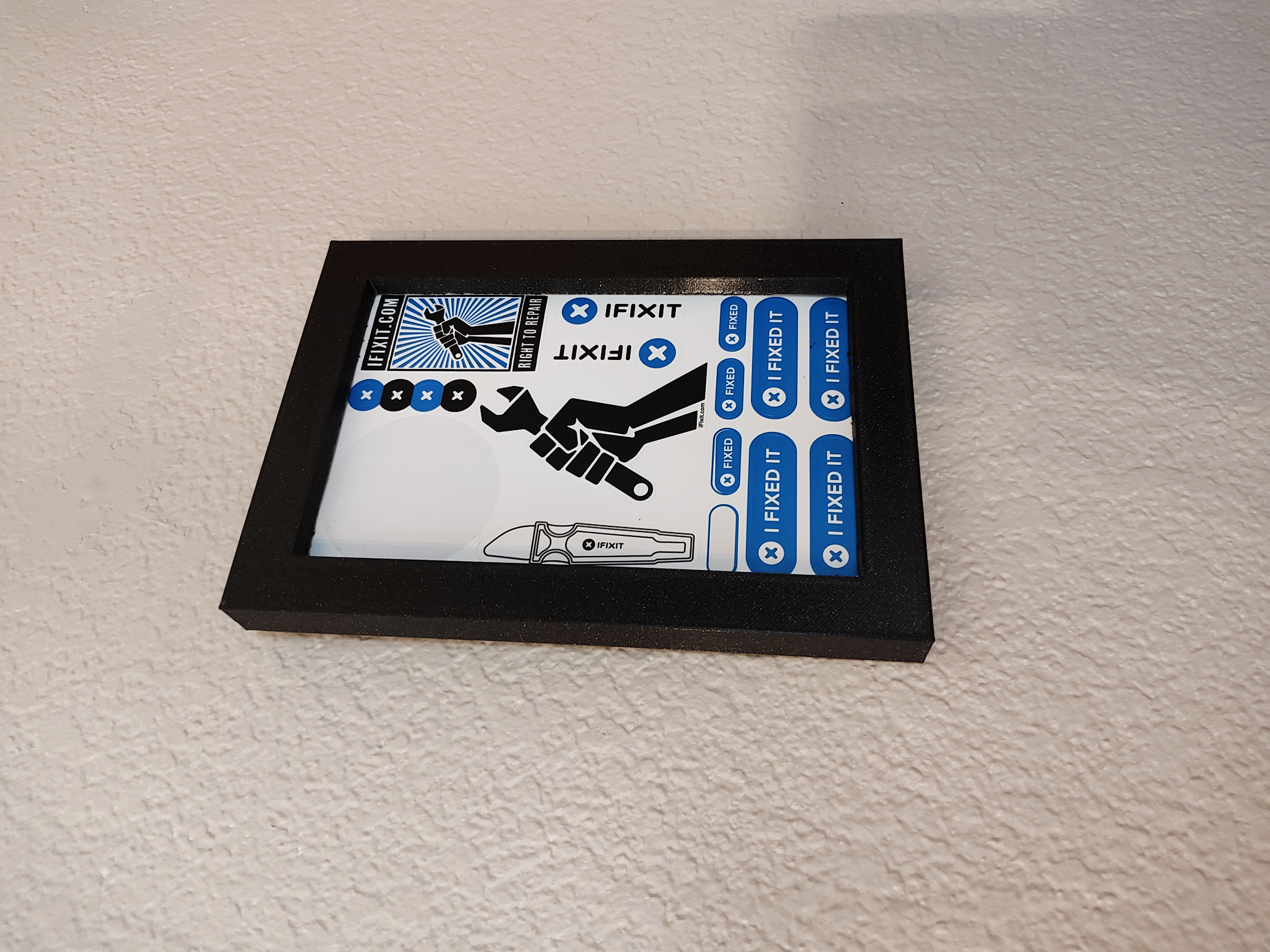 Simple 15x10 Picture Frame (Wall Mount)