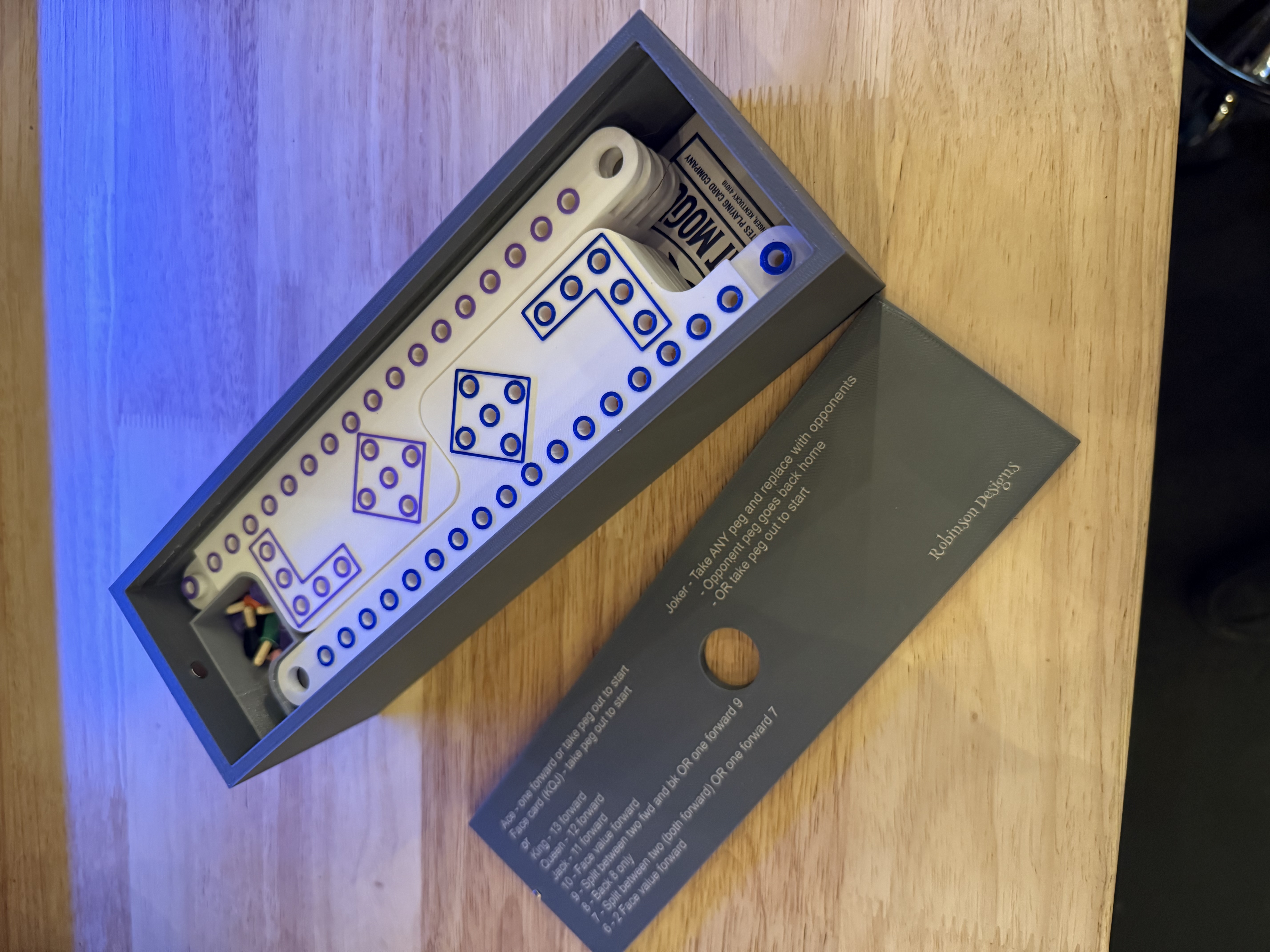 Version 2 pegs and jokers travel box