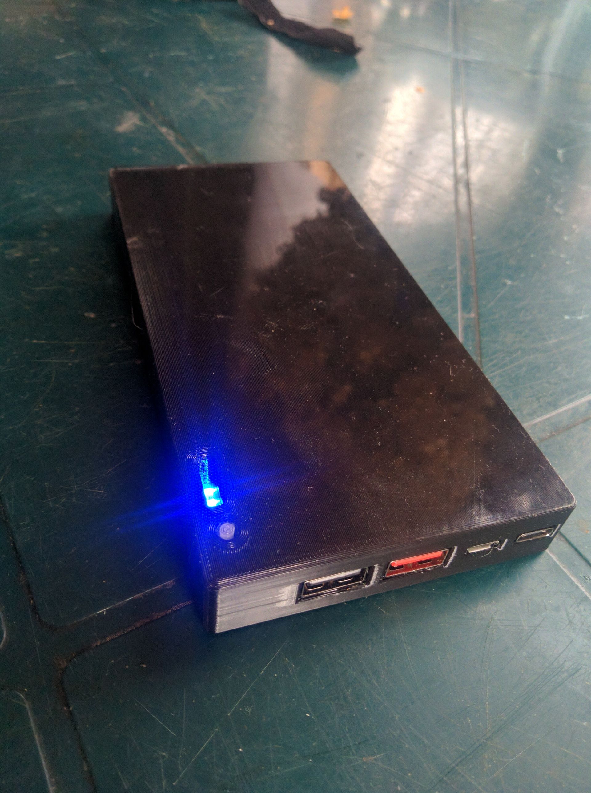 DIY Powerbank Enclosure / Case for AllPowers 21W solar charger parts.
