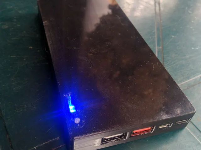 DIY Powerbank Enclosure / Case for AllPowers 21W solar charger parts.