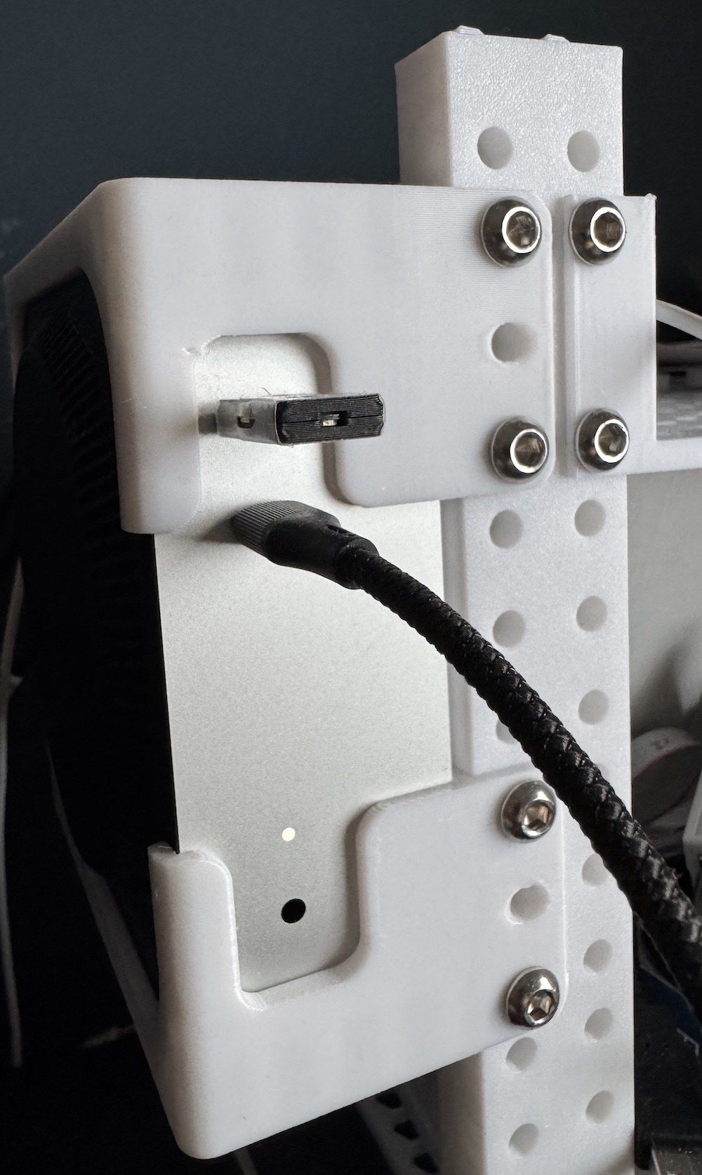 Mac Mini M4 Side Mount for 10 inch Rack