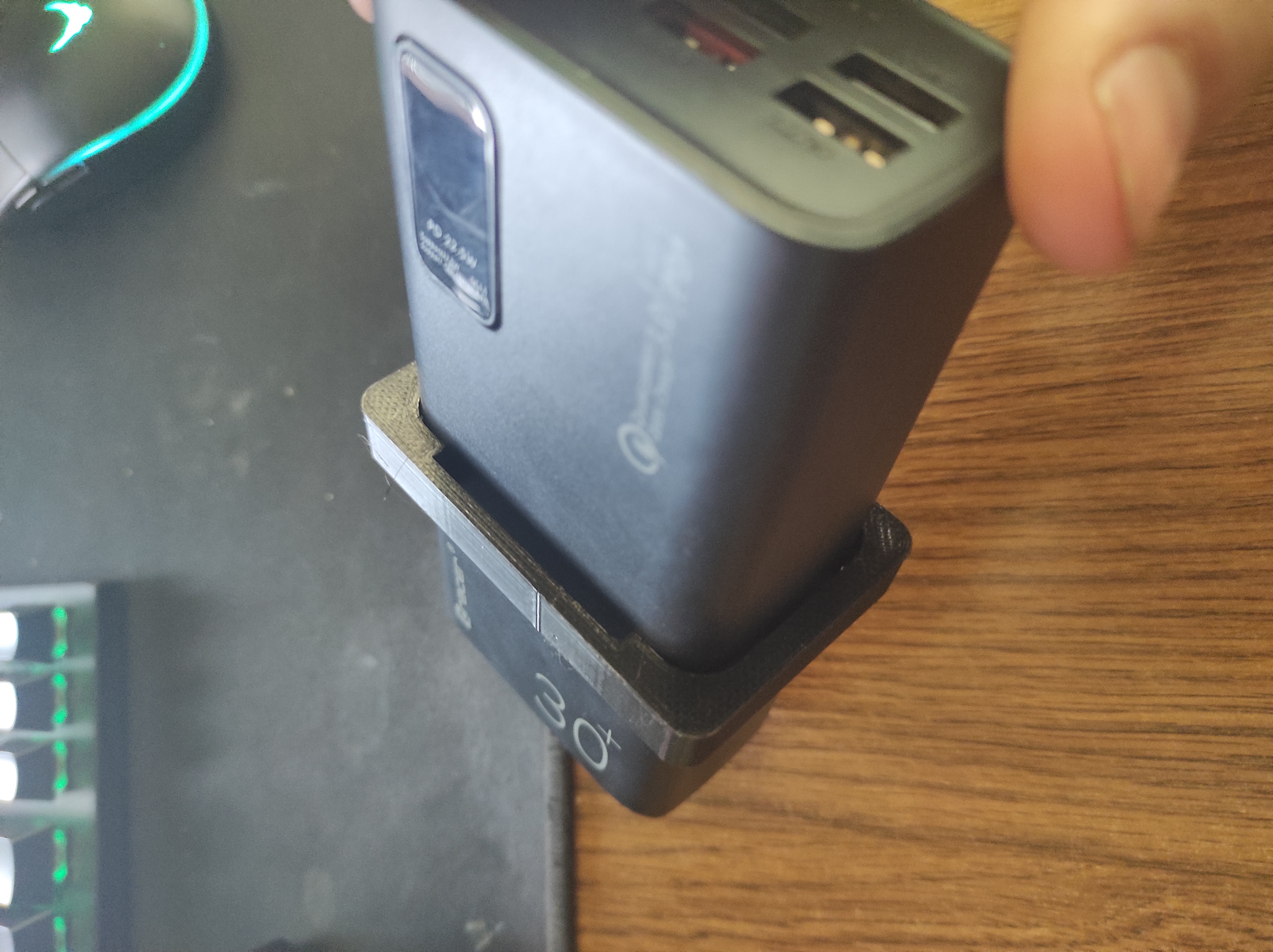 cable clip for powerbank