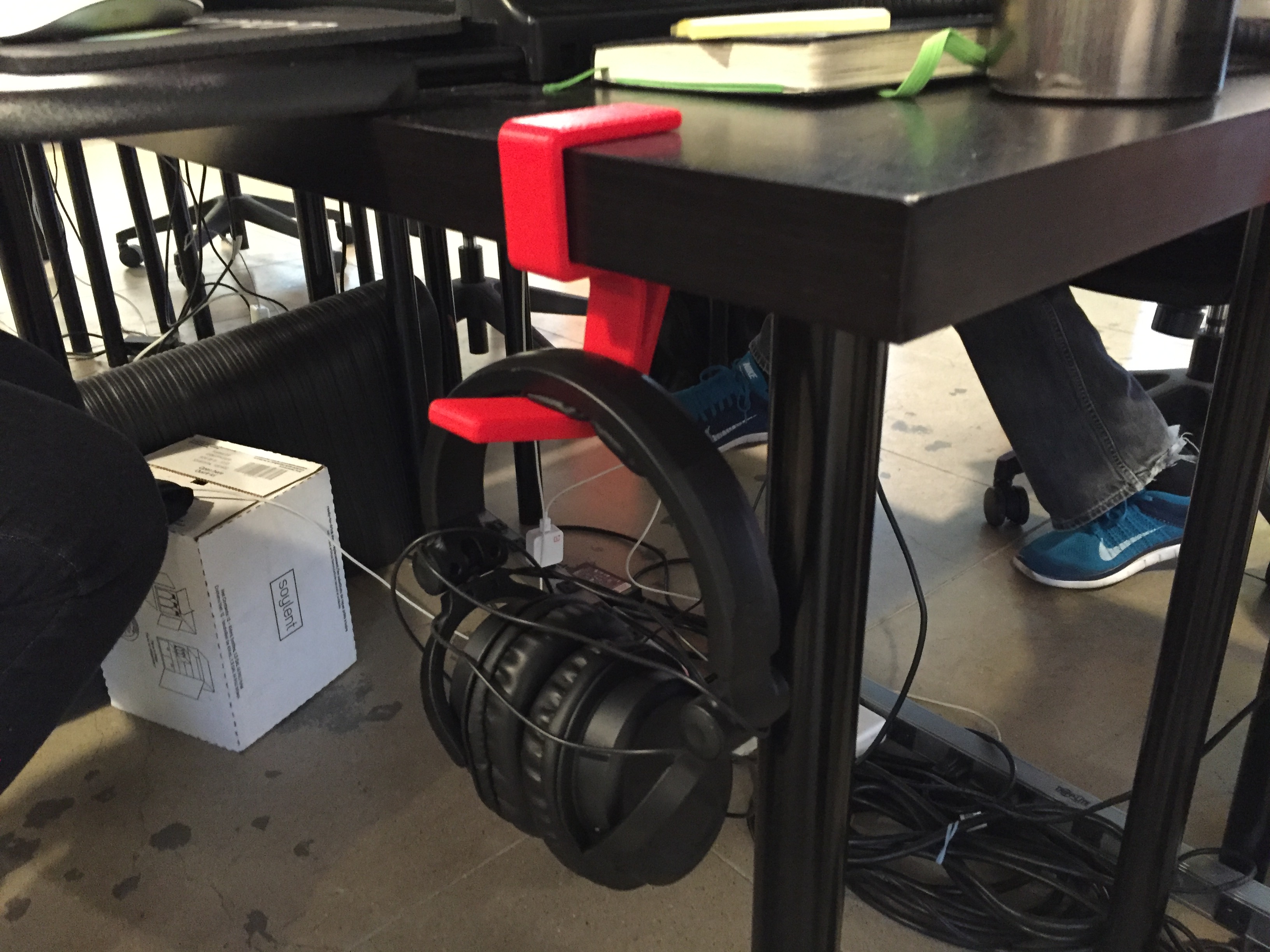 Miniatura 2 do modelo 3D Linnmon Table Headphone Hanger