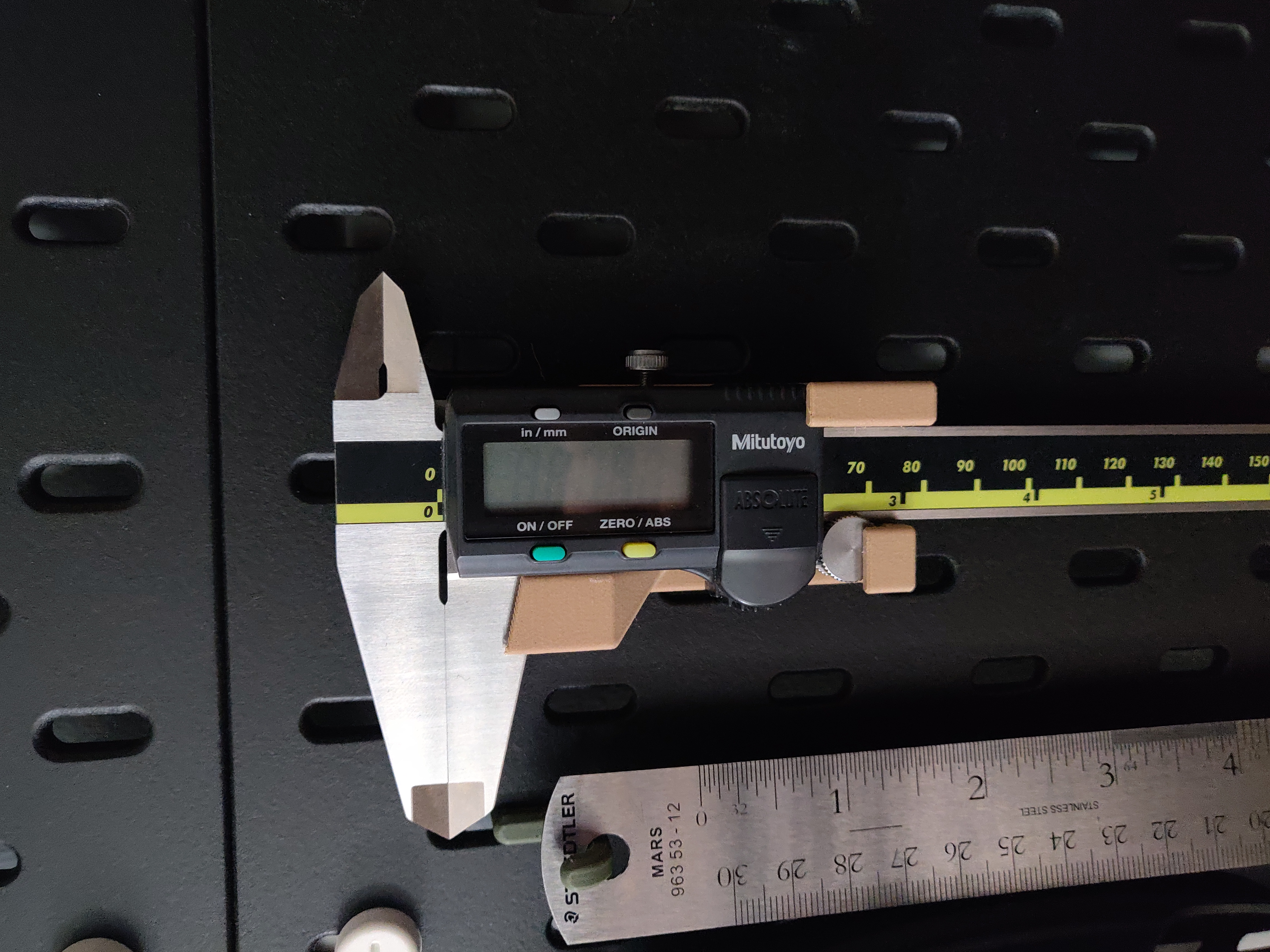 Skadis Calipers Holder, Mitutoyo Absolute 150mm or 200mm (6" or 8")