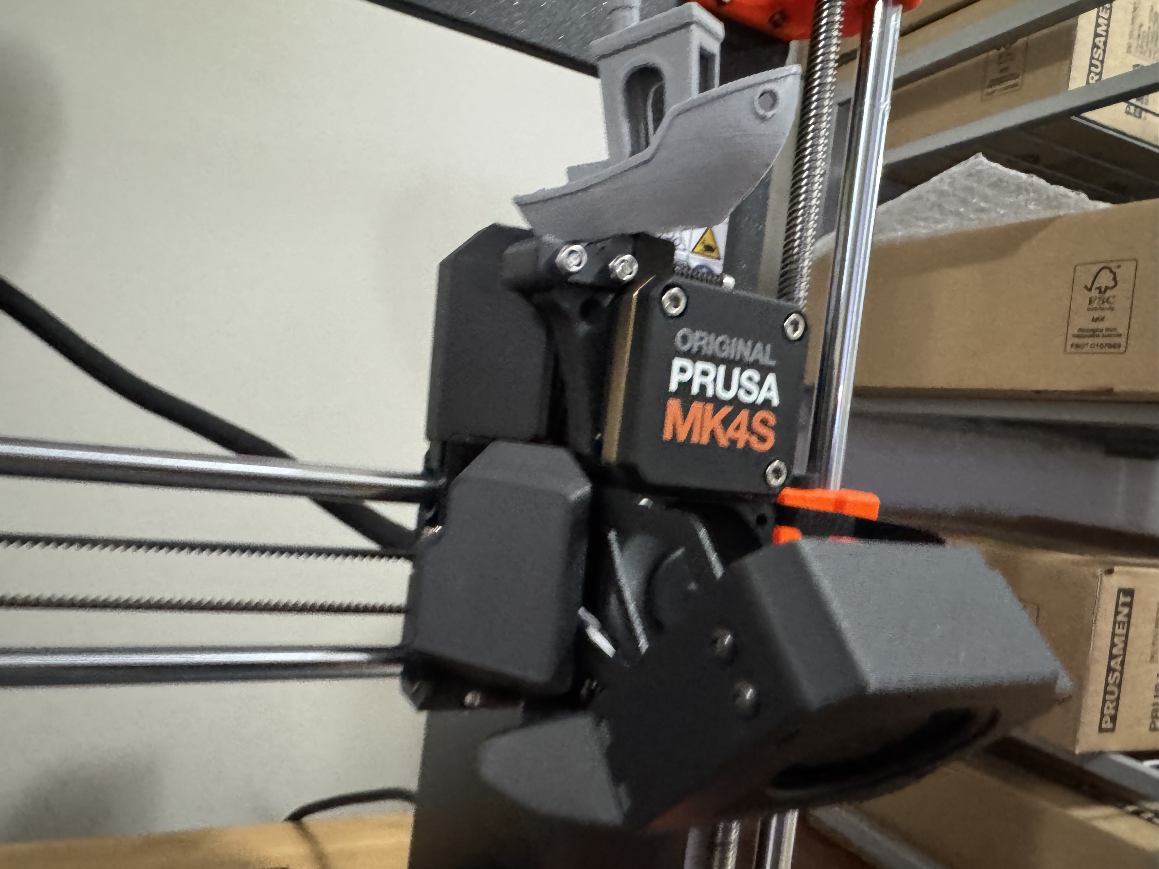 Benchy filament guide