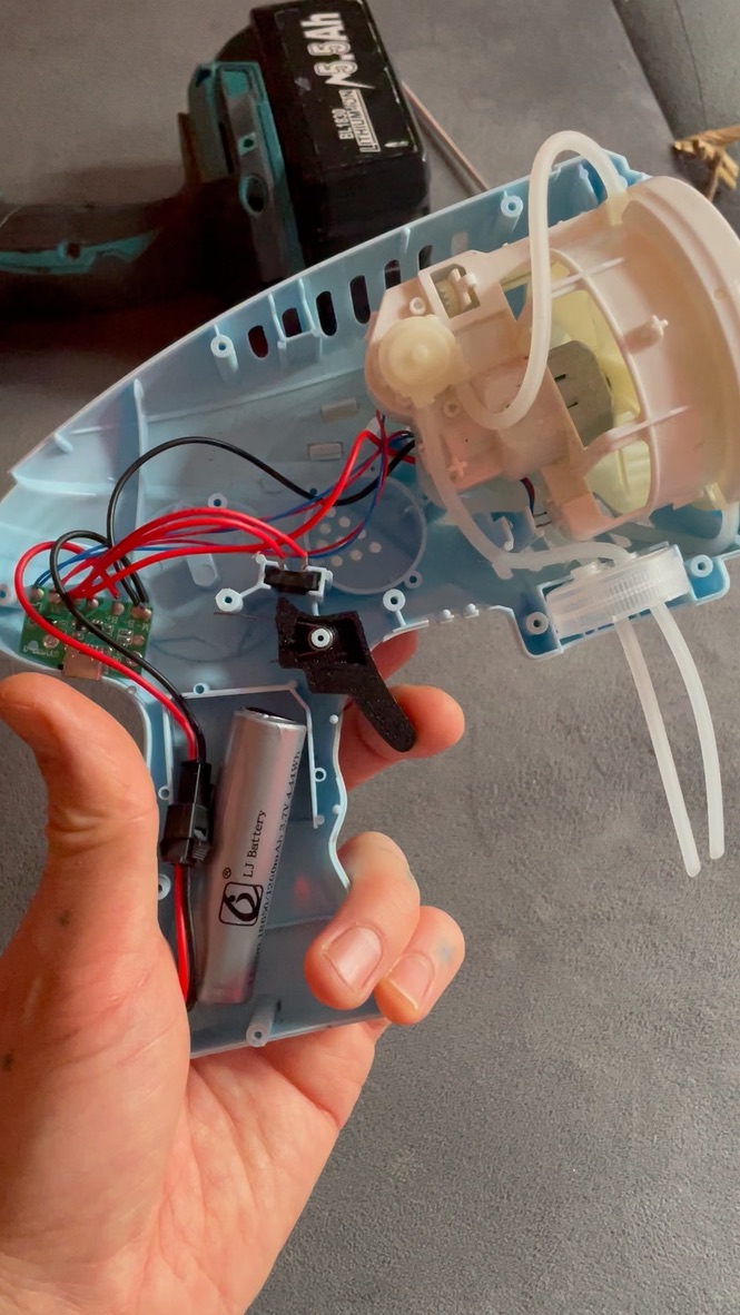 Kid Odyssey Bubble Gun trigger