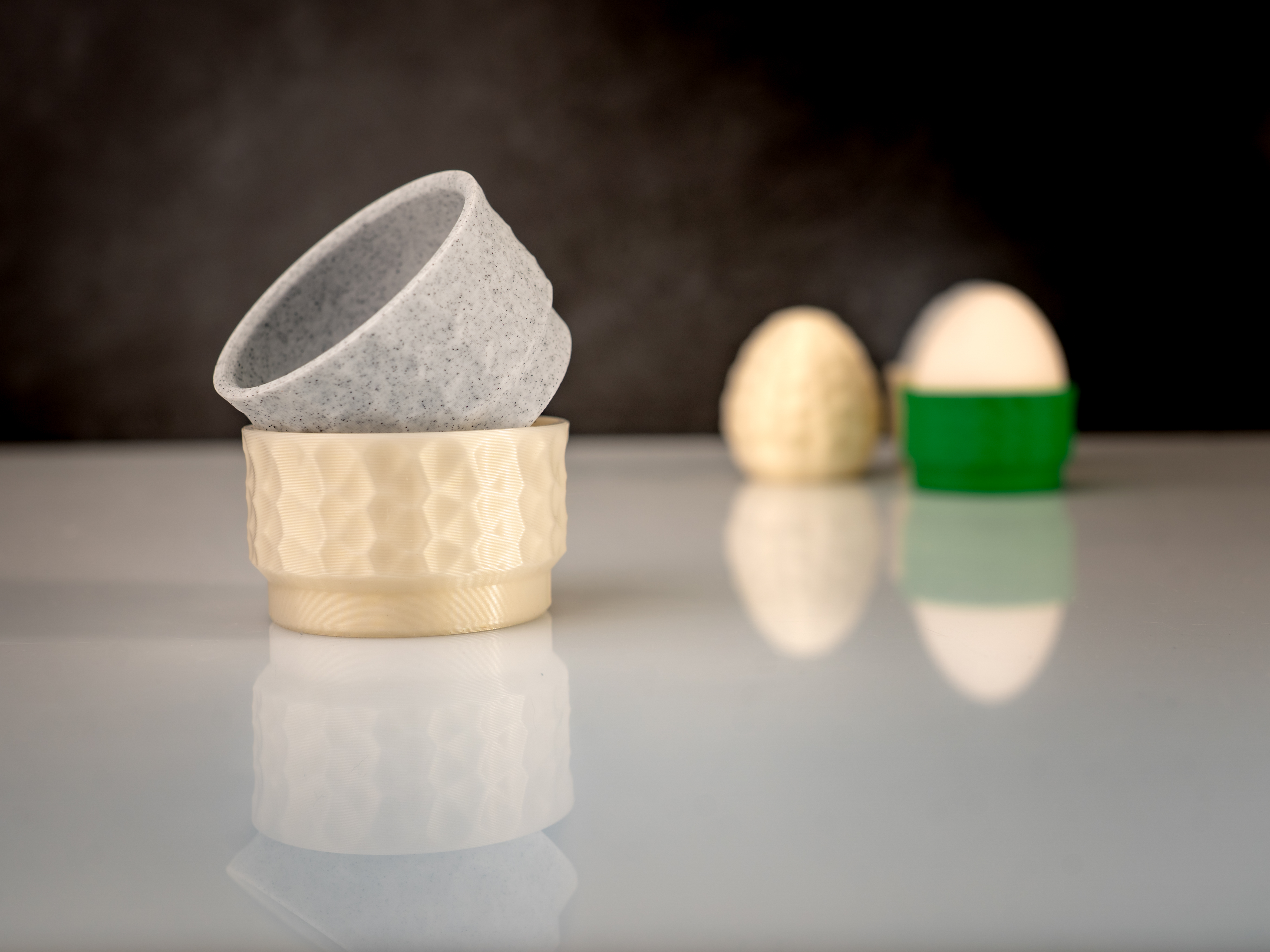 Miniatura 5 do modelo 3D Stackable Egg Cup Dercoration