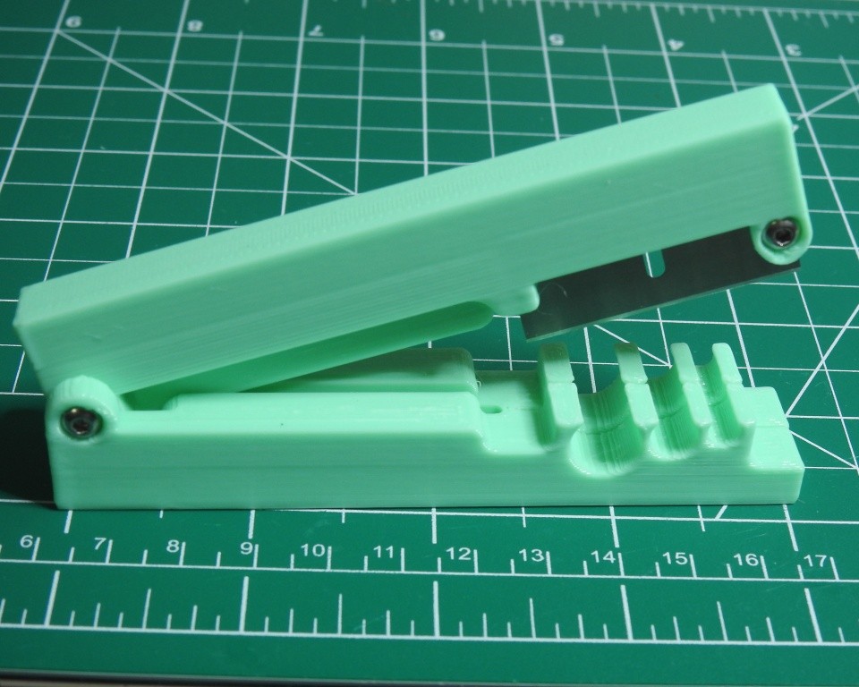 Tube Cutter for water filter tubing (3/8", 1/4", & PTFE)