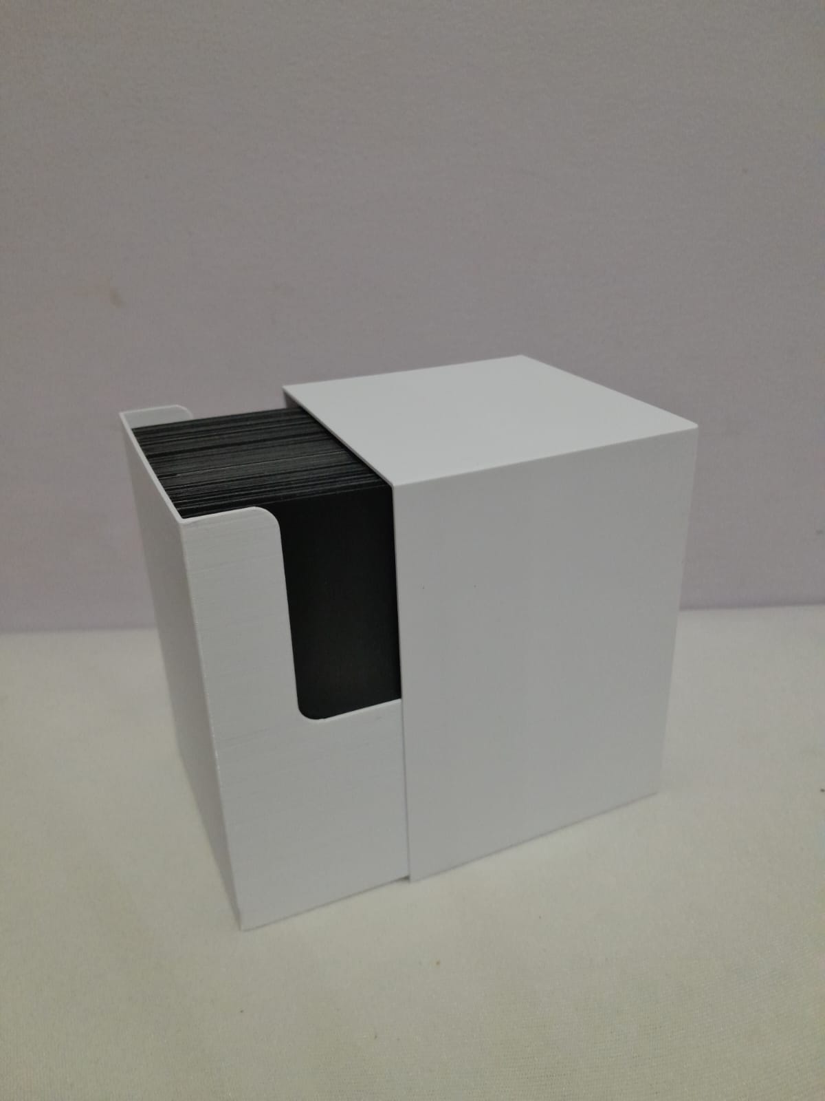 Miniatura 2 do modelo 3D Basic Commander Deck Box