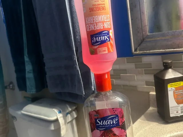 Suave Shampoo Bottle coupler for squeeze to pump bottles
