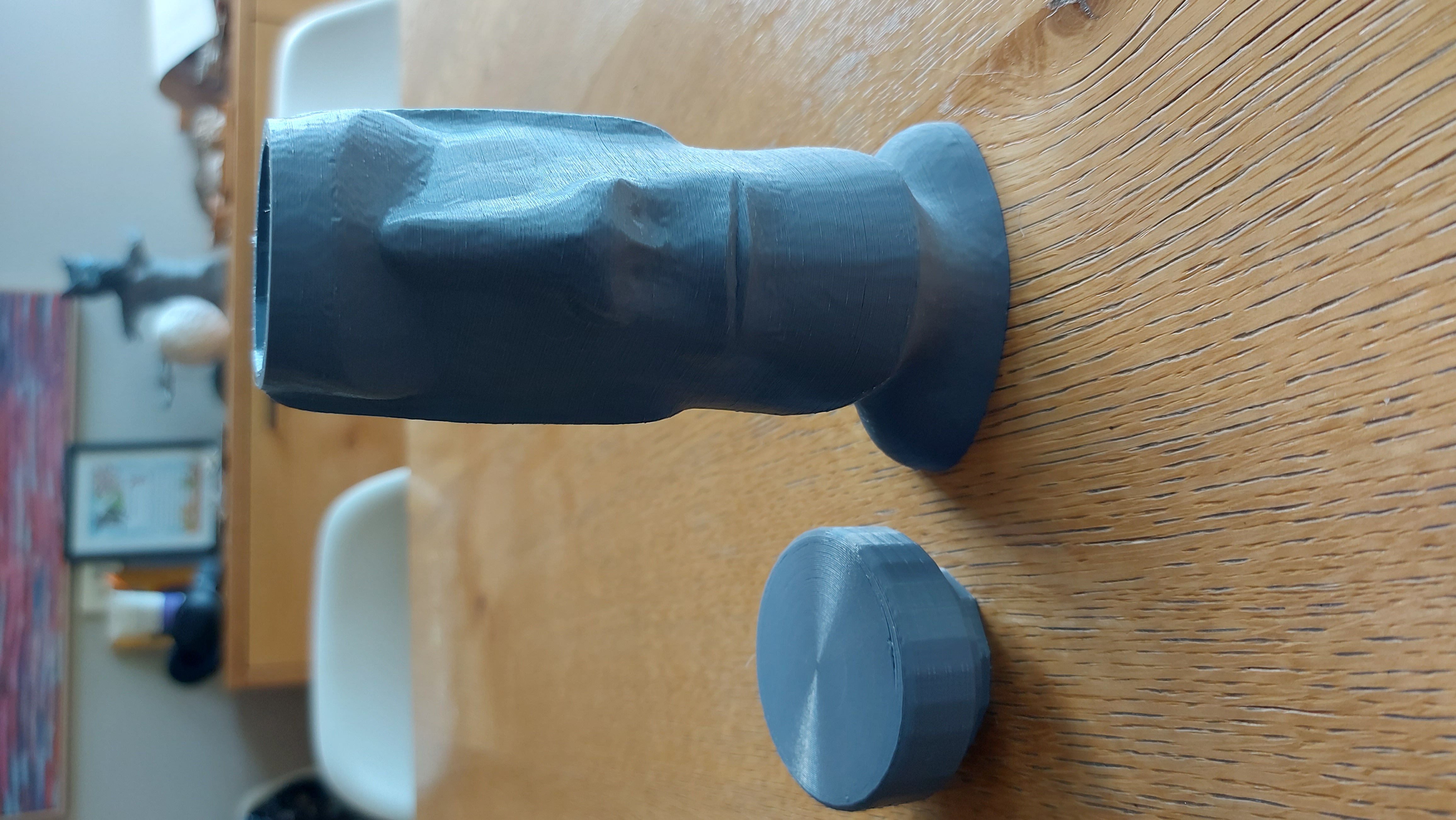 Moai air tight tool holder
