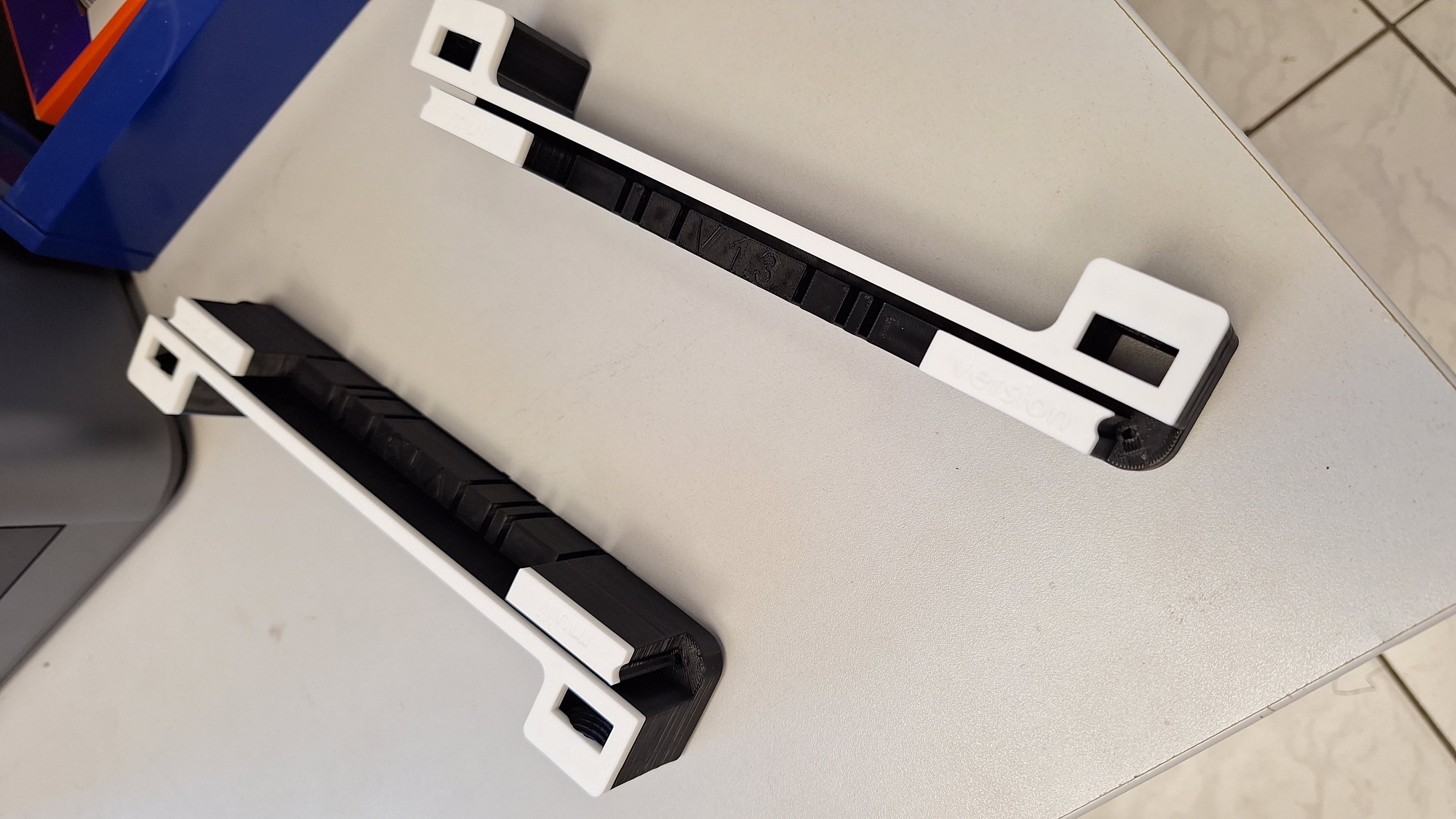 REMIX Screwable tighter Bambu Lab AMS stackable stand - multi version side part and rubber feet
