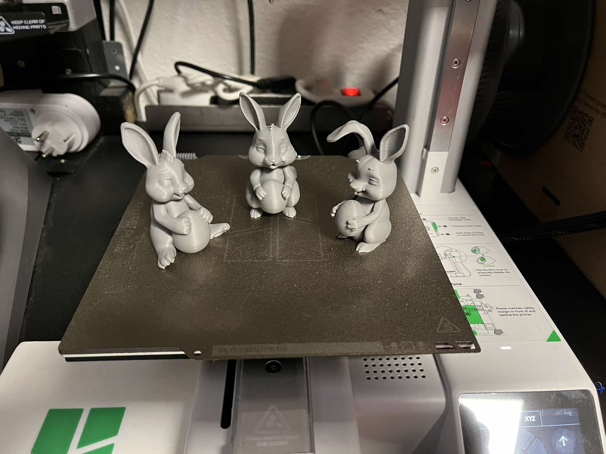 Easter bunnies with eggs — miniatura 6
