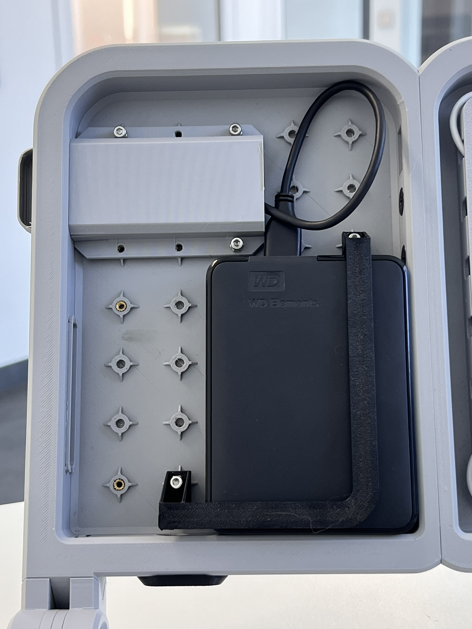 Configurable Laptop Stand with MagSafe charger FREE by corteXcrank ...
