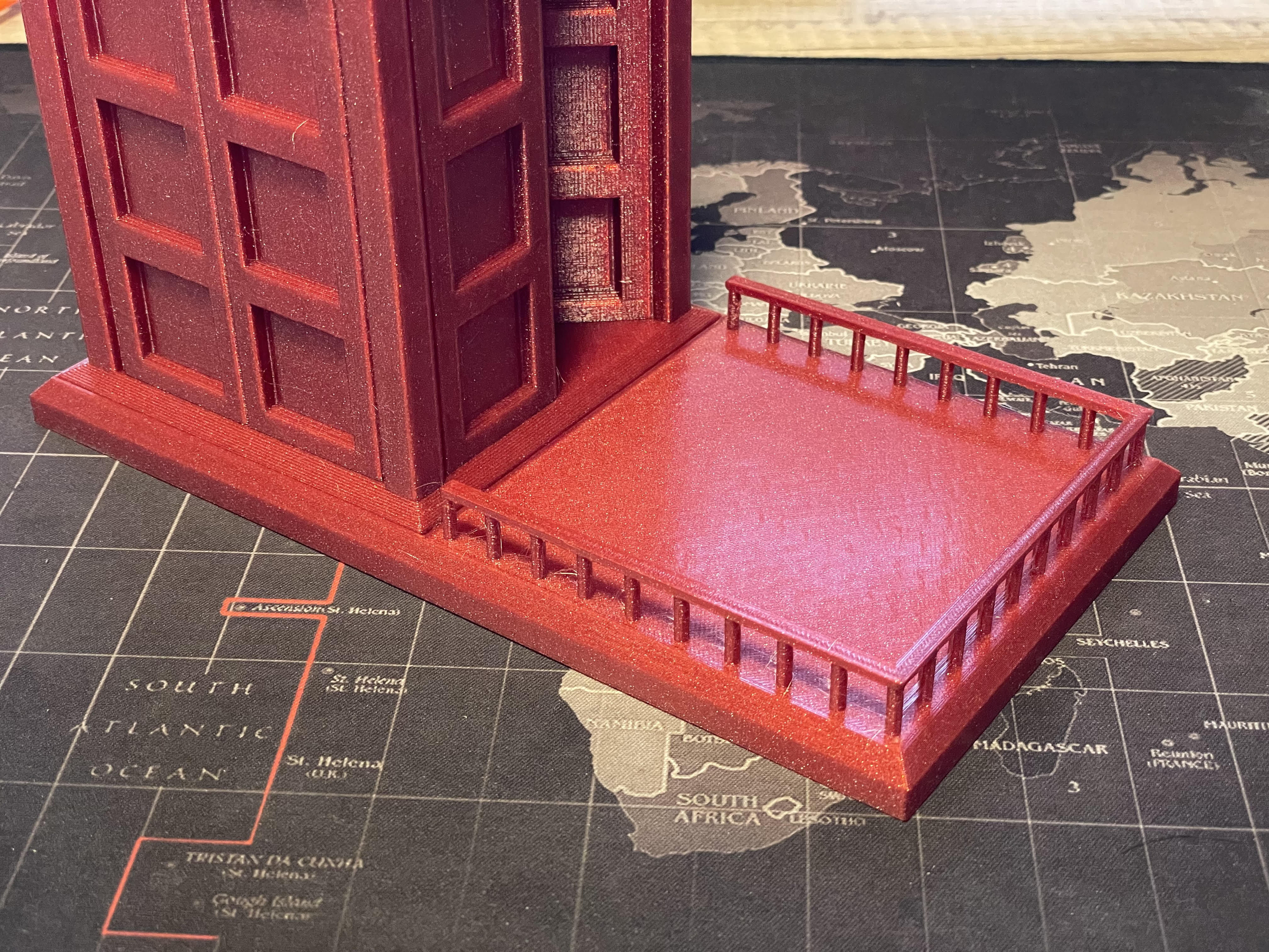 Miniatura 2 do modelo 3D Tardis dice tower - base