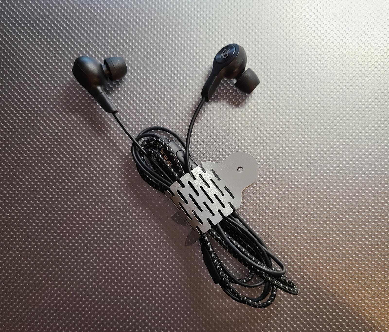Living Hinge Cable Organizer — thumbnail 4