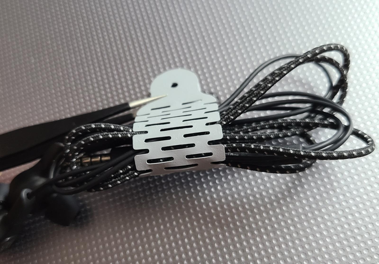 Living Hinge Cable Organizer — thumbnail 3