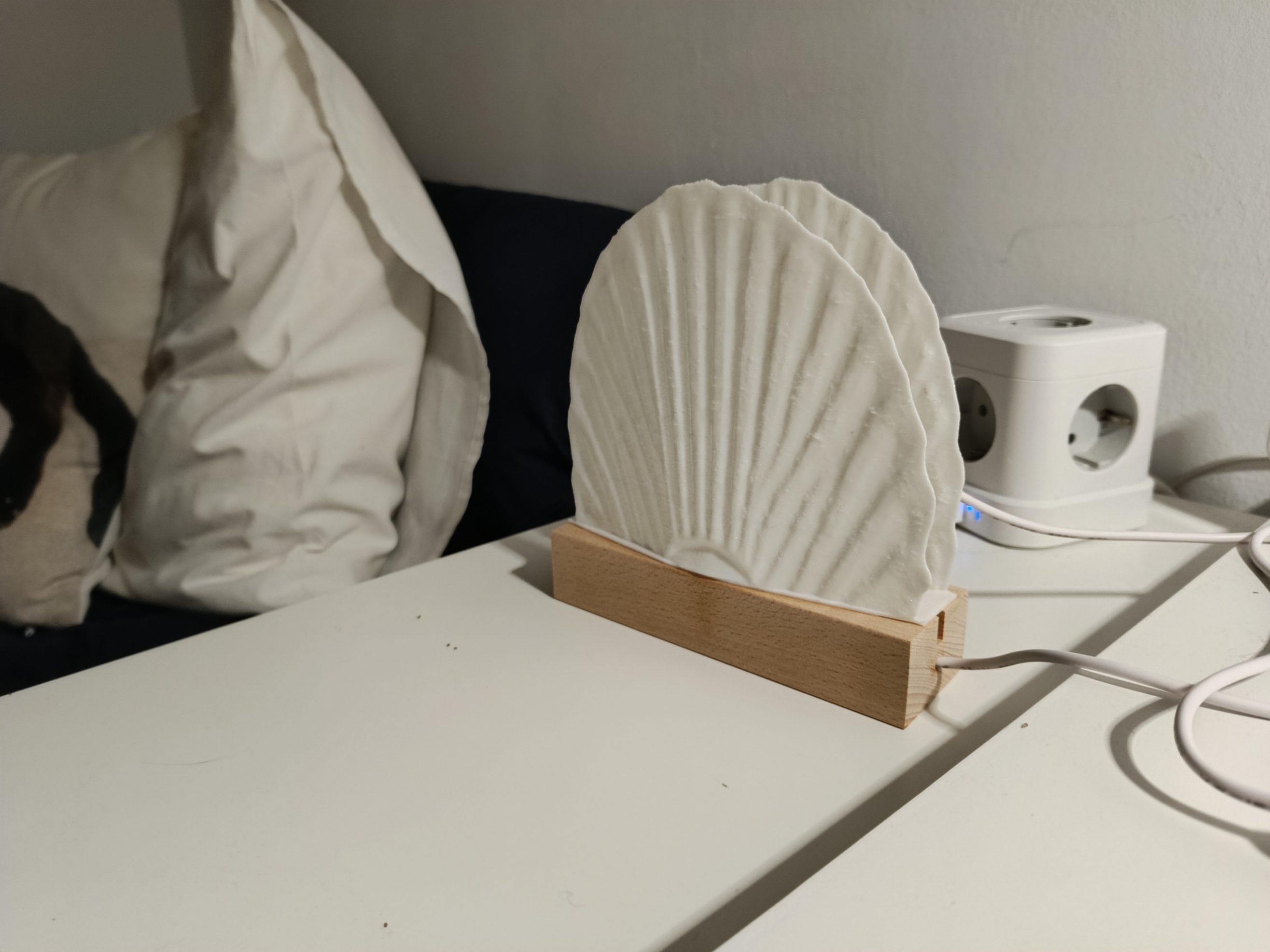 Seashell bedside lamp