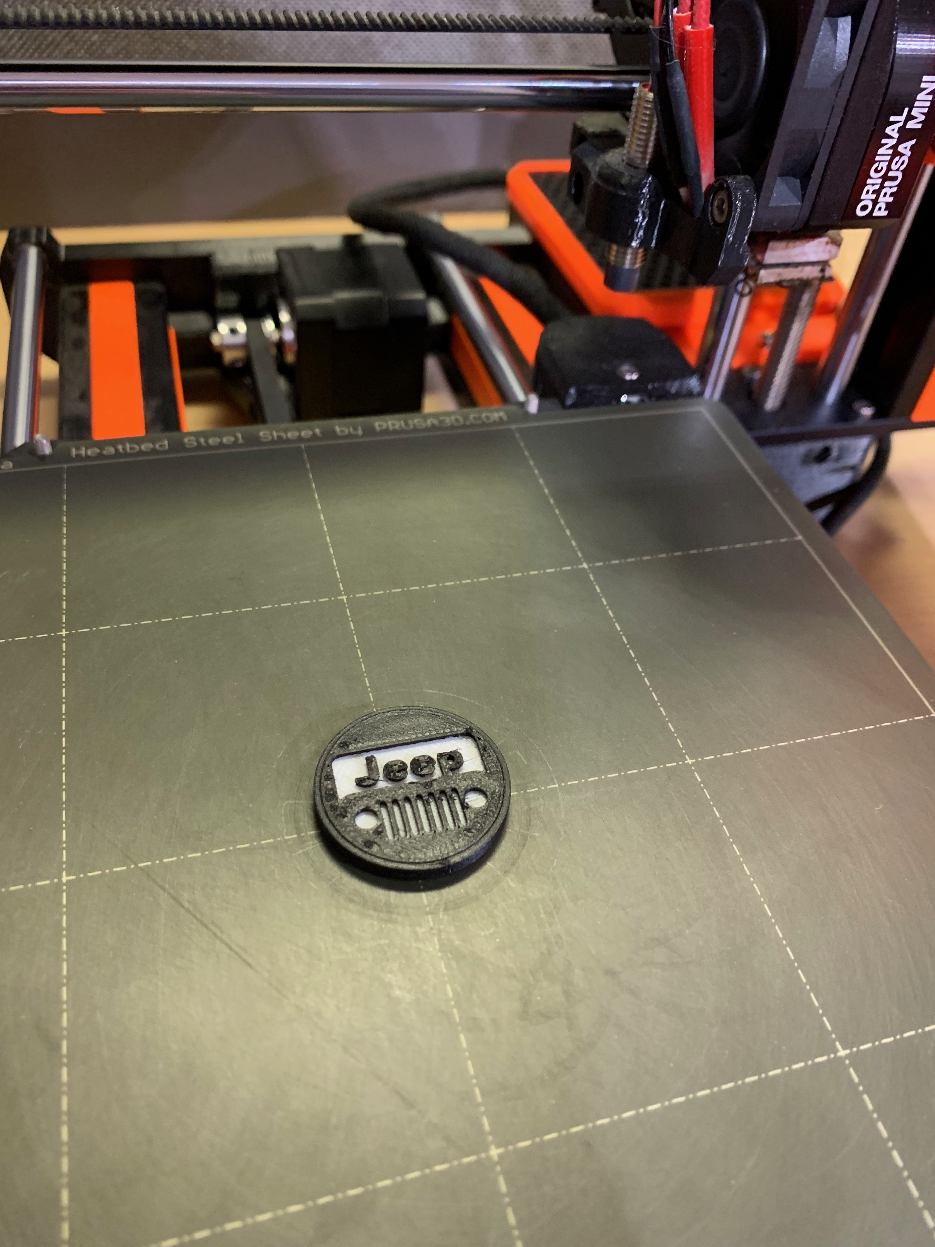 Miniatura 2 do modelo 3D Jeep Logo Button (Hide the Strings)