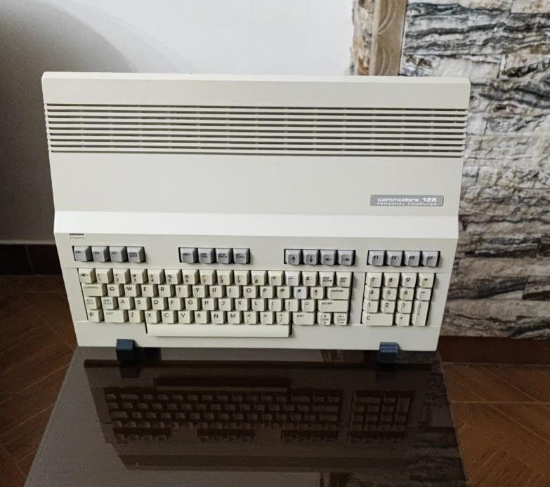 Commodore C128 Display Stand - Siliconix