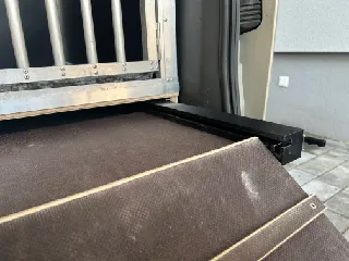 Hundebox Schienen