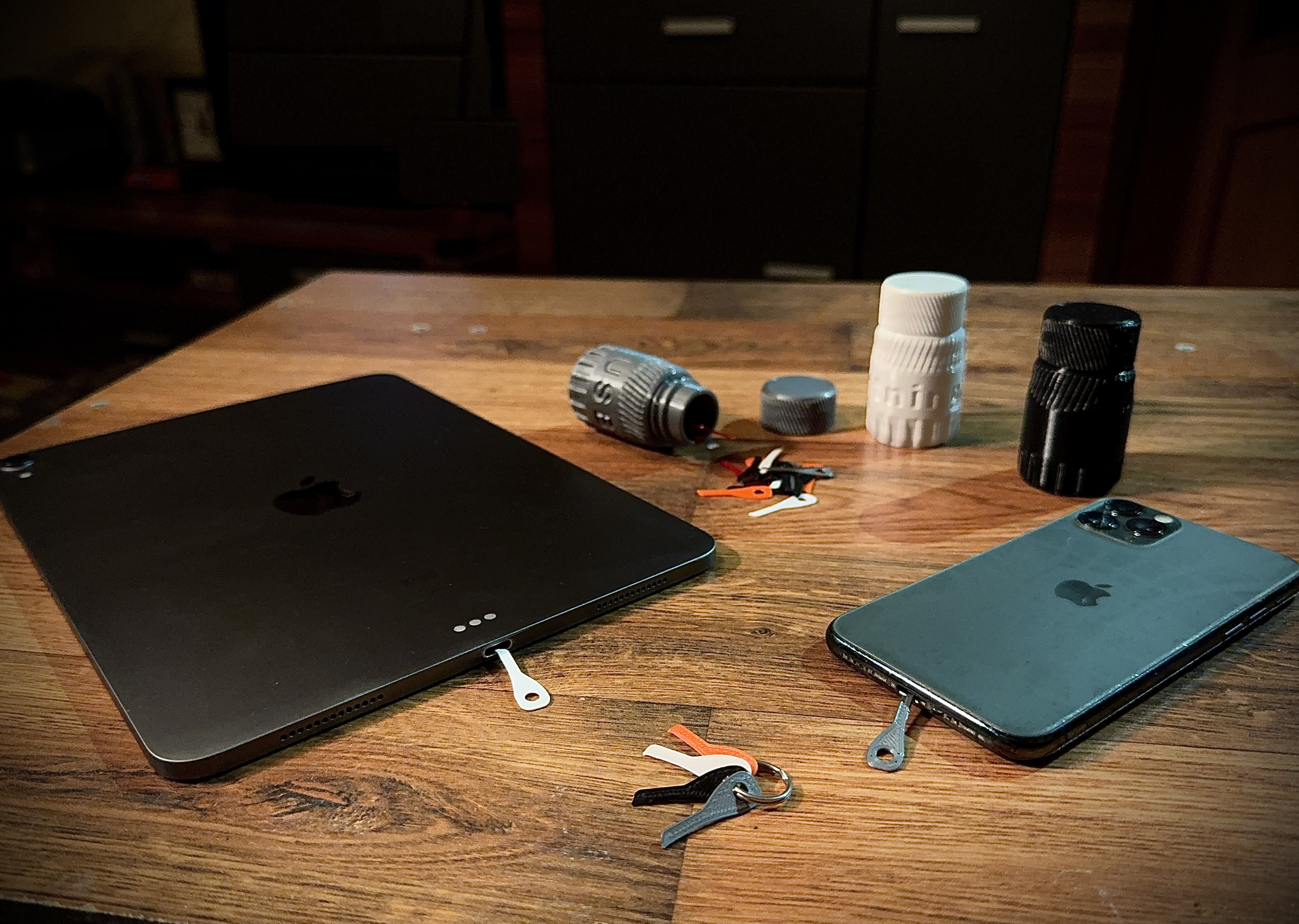 USB-C, Lightning dirt remover V2 (container included)
