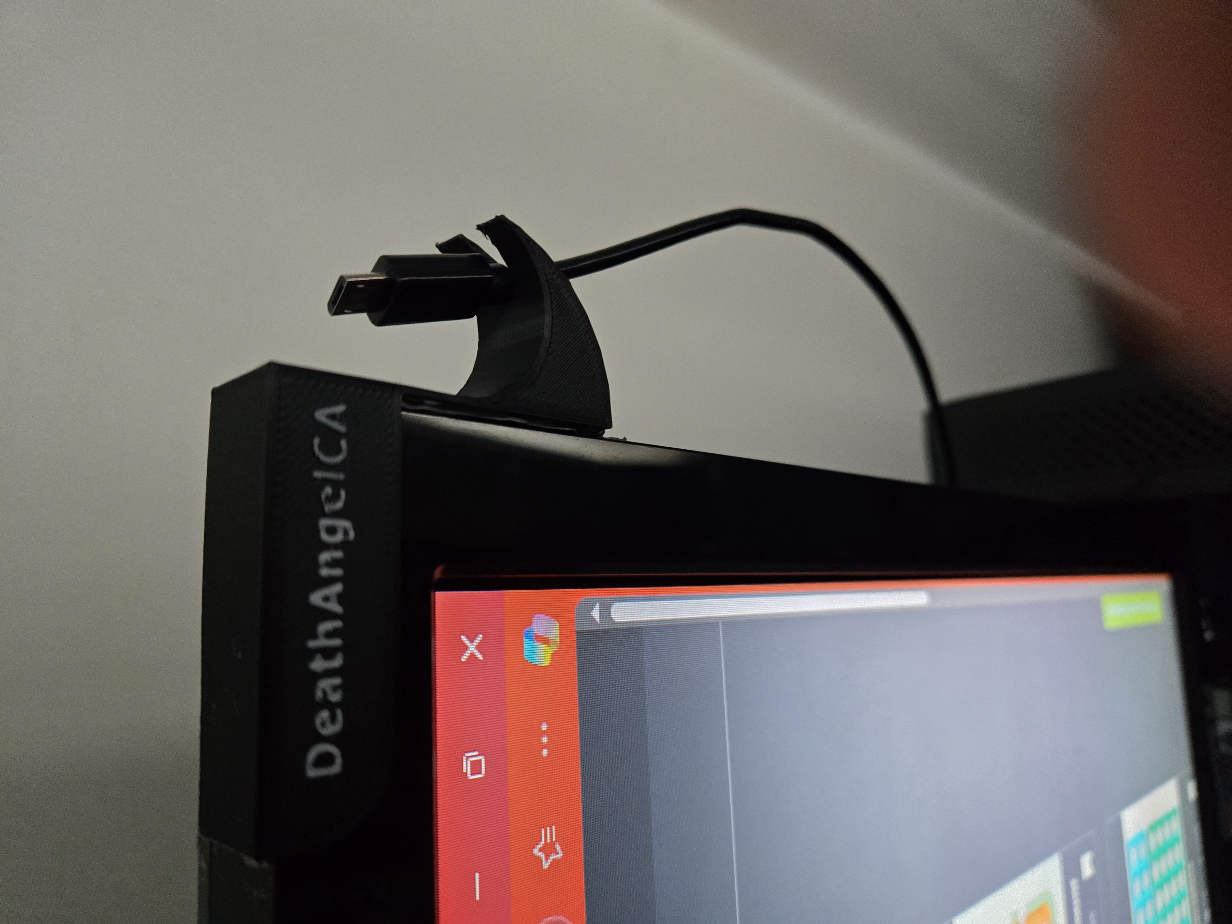 Headphones monitor hook
