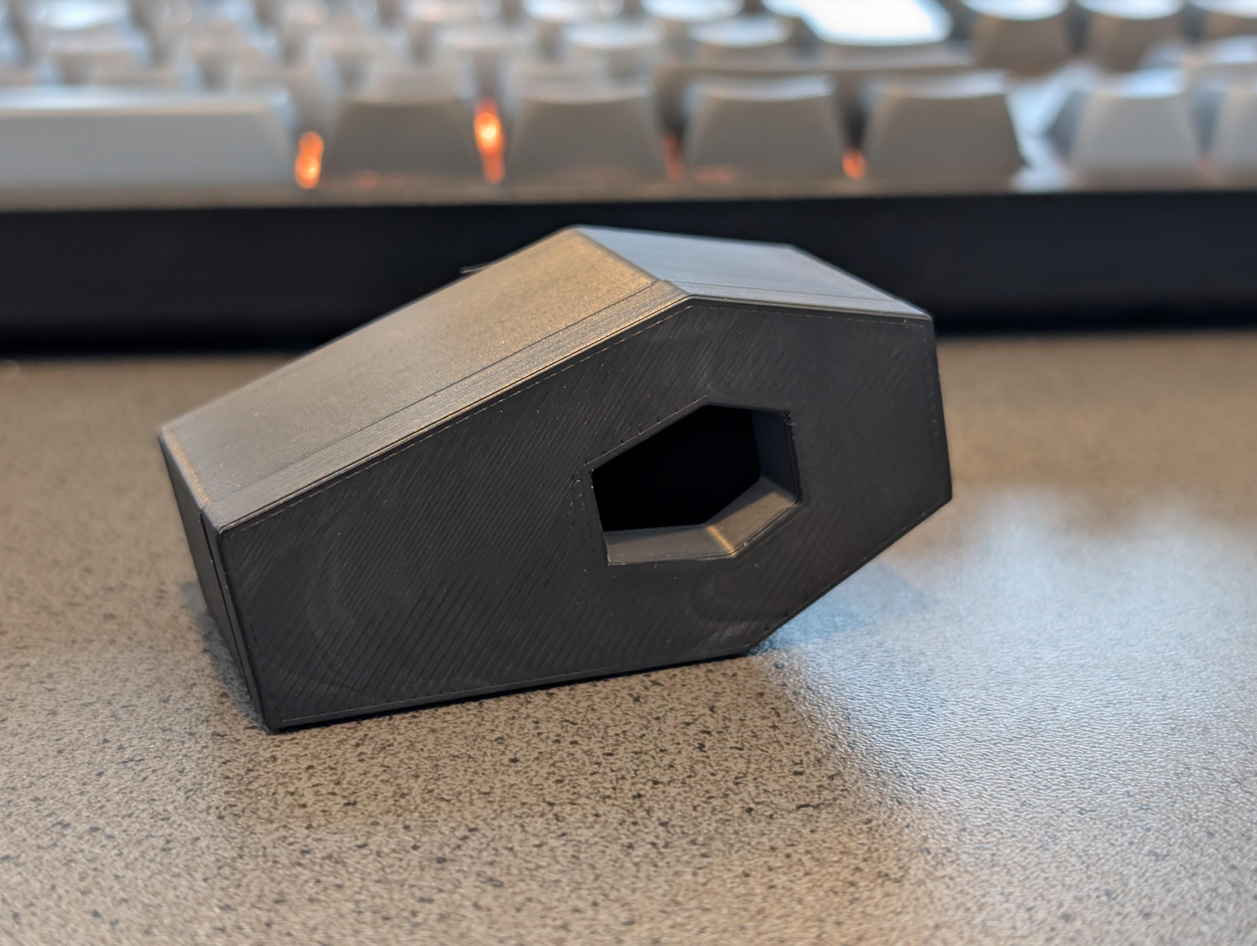 Parametrized coffin hiding place for (jumping) spider