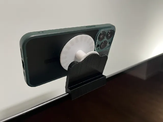 iPhone MagSafe TV stand