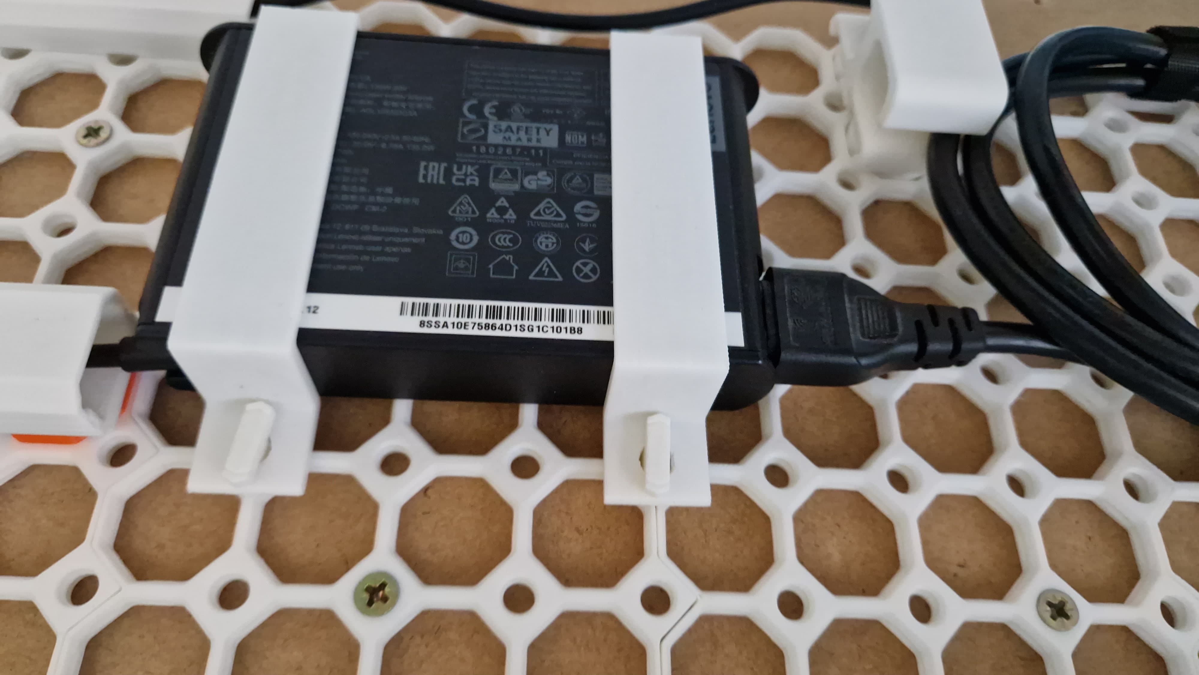 Multiboard Thinkpad 135W charger bracket