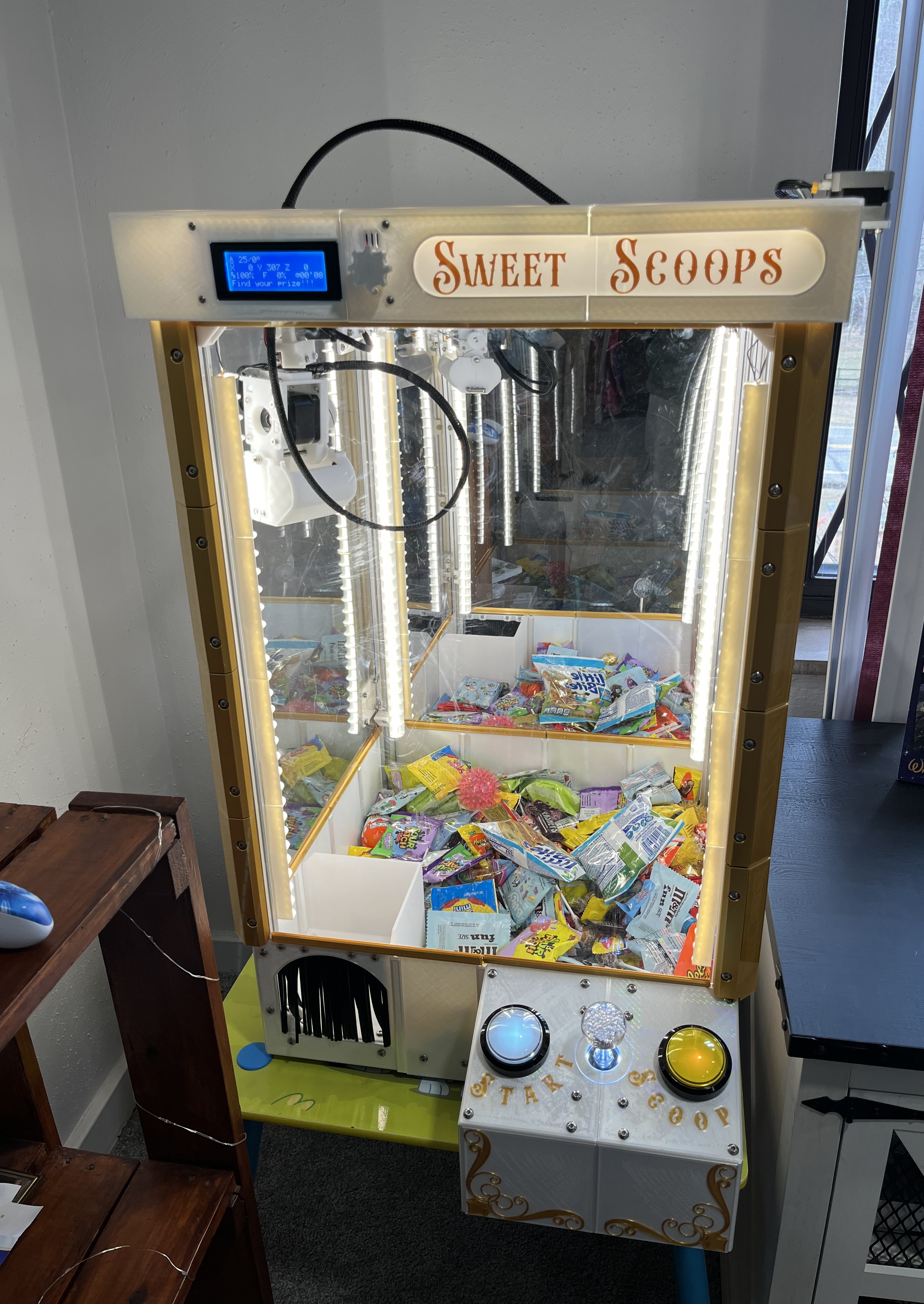 Sweet Scoops Remix of the Chris Riley Candy Claw Machine