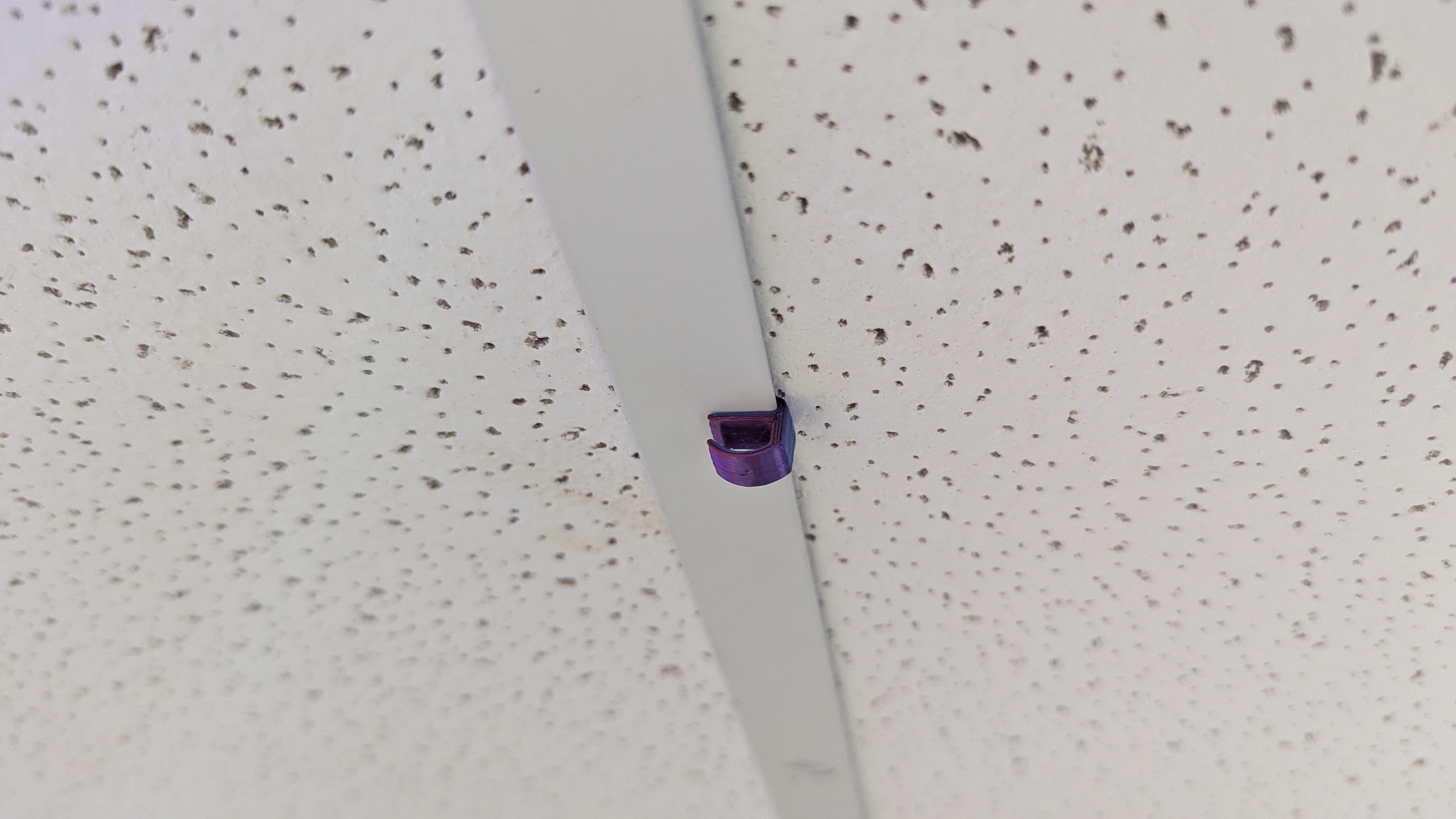 Miniatura 3 do modelo 3D Drop Ceiling Light Clip