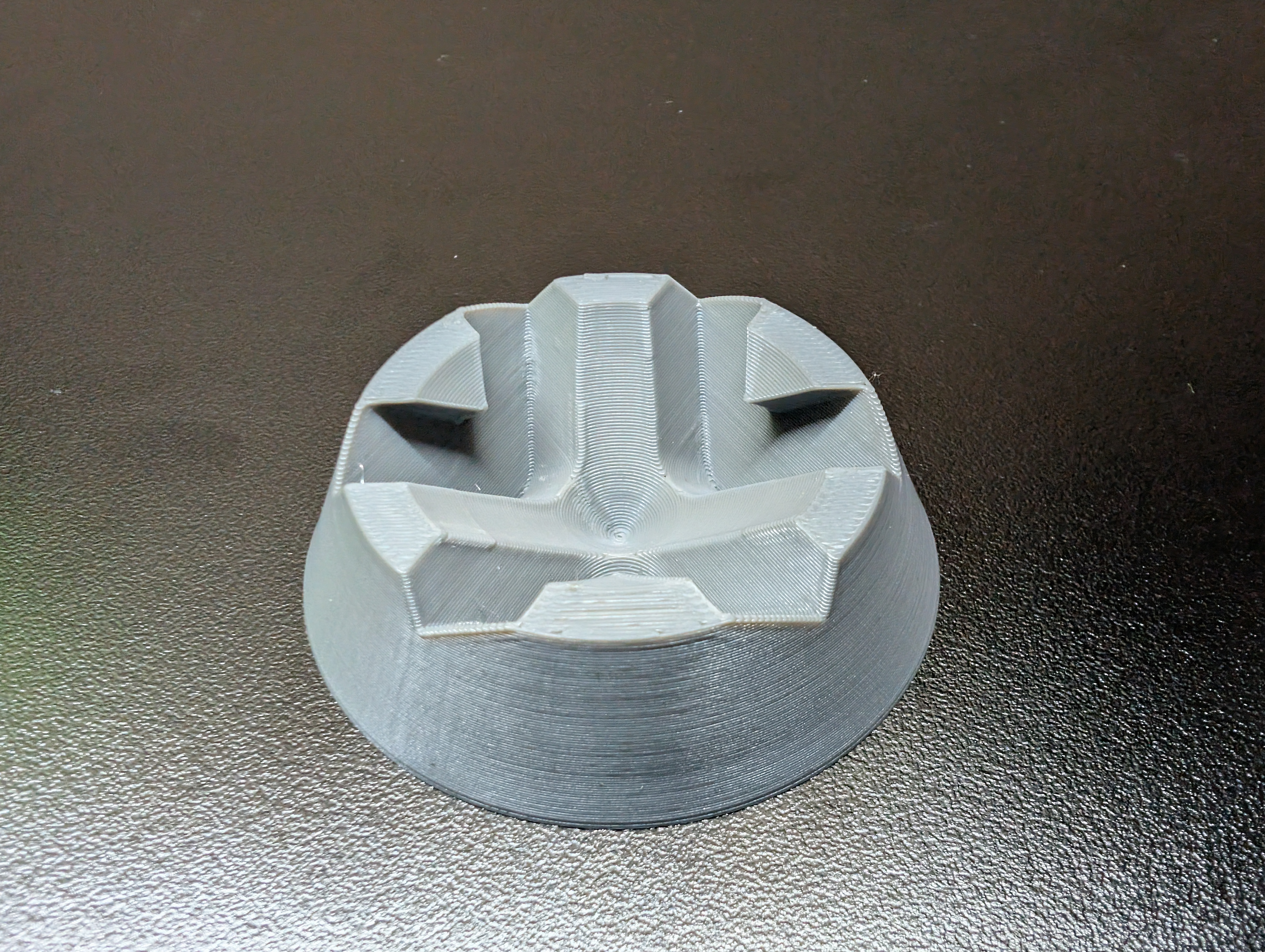 Display stand for the Infinite Cube