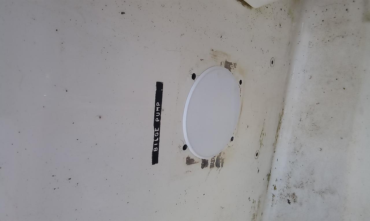 Round inspection plate to cover 90mm hole in boat