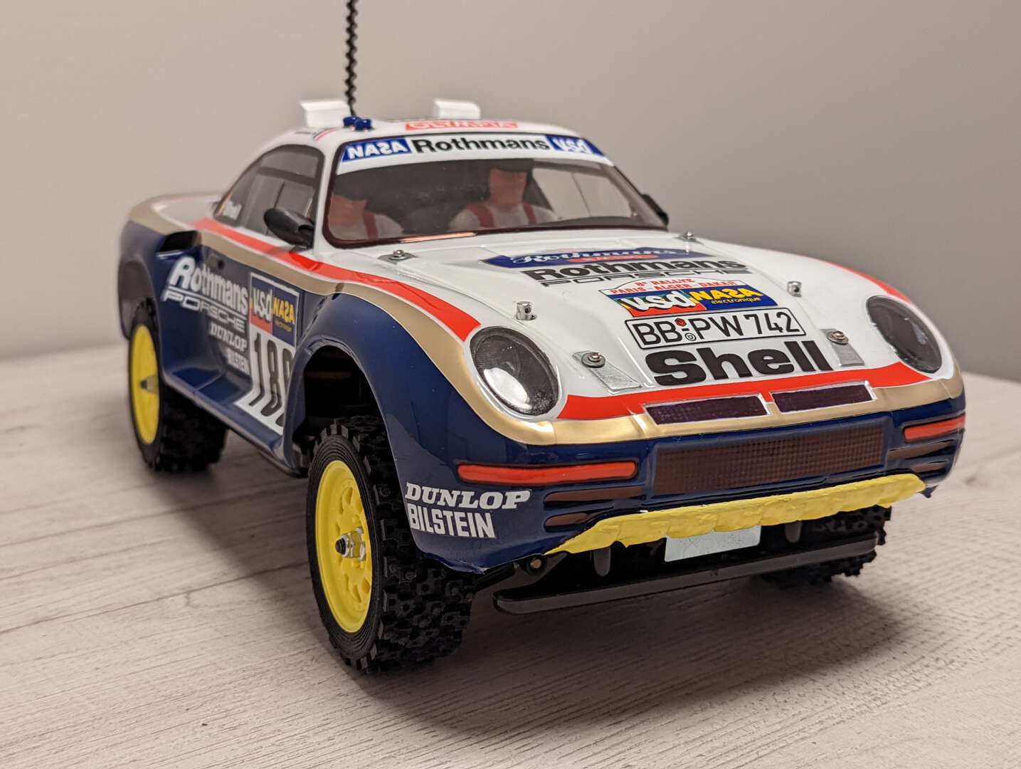 Tamiya Porsche 959 Headlights holder